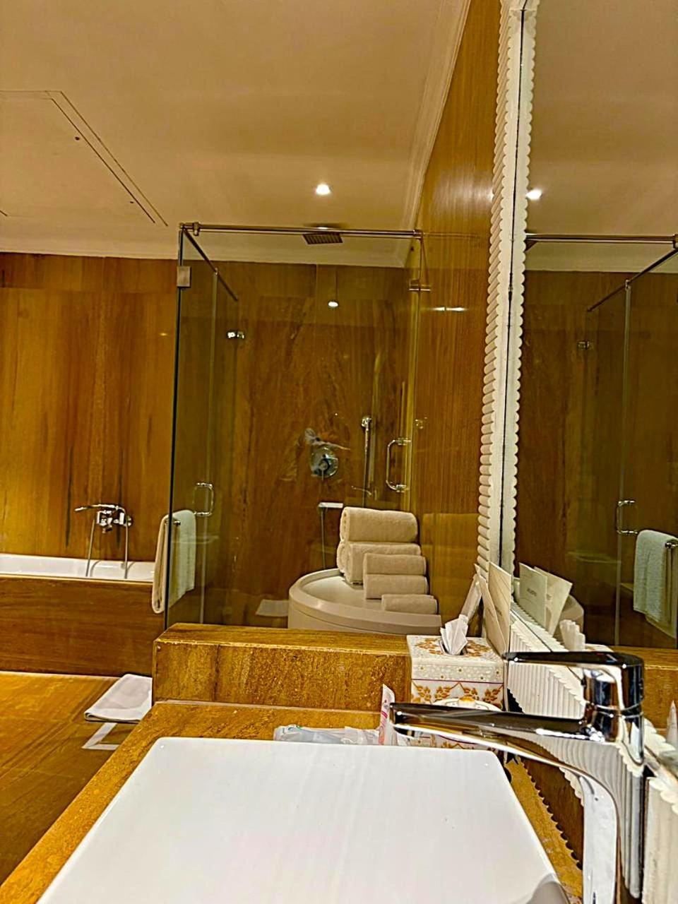 Deluxe Suite - Photo 5