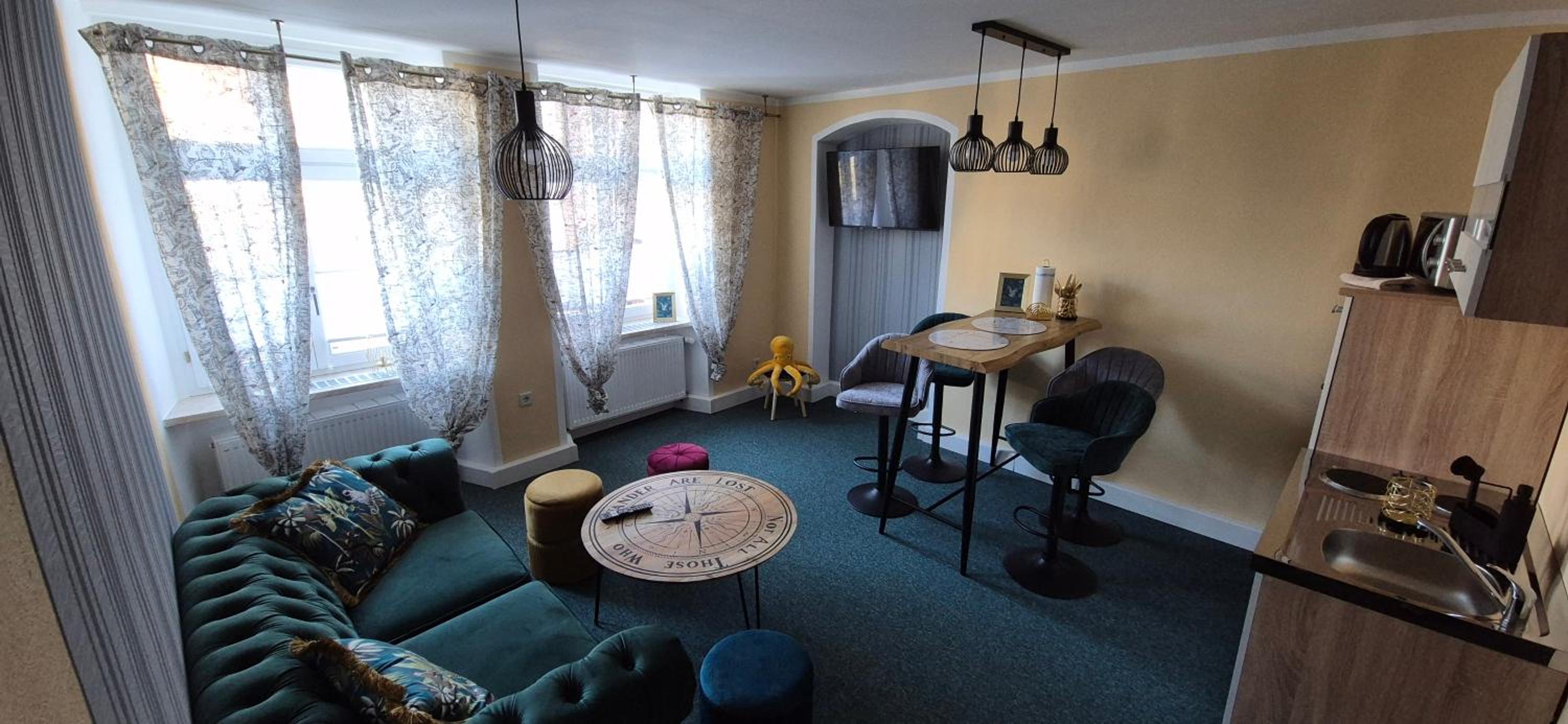 One-Bedroom Apartment with City View photo 1