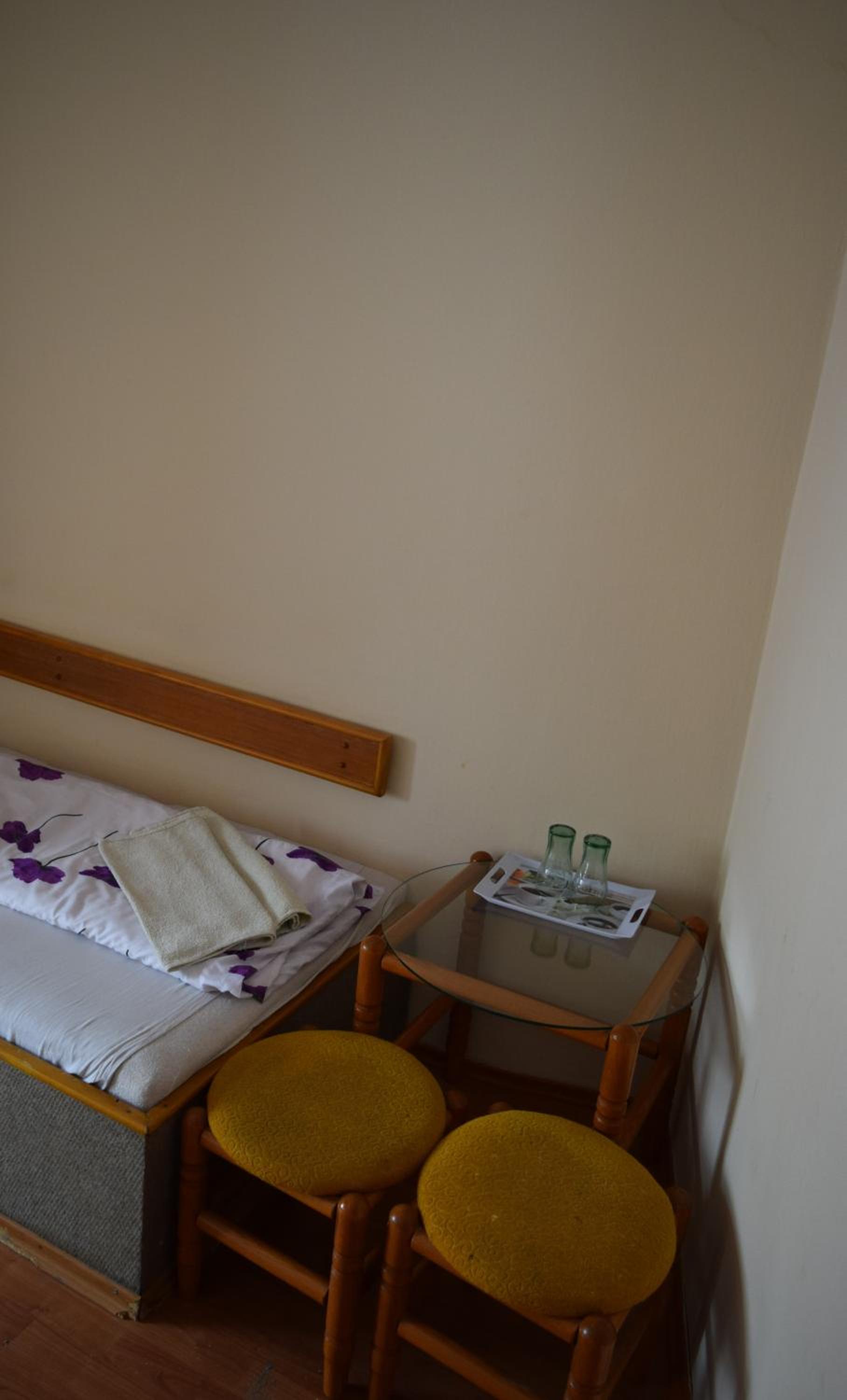 Twin Room with Shared Bathroom photo 1