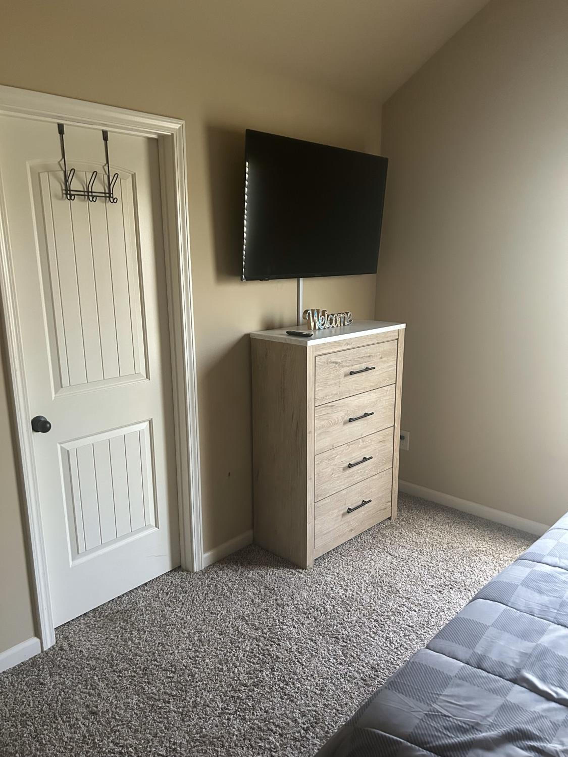 Double Room with Shared Bathroom photo 2