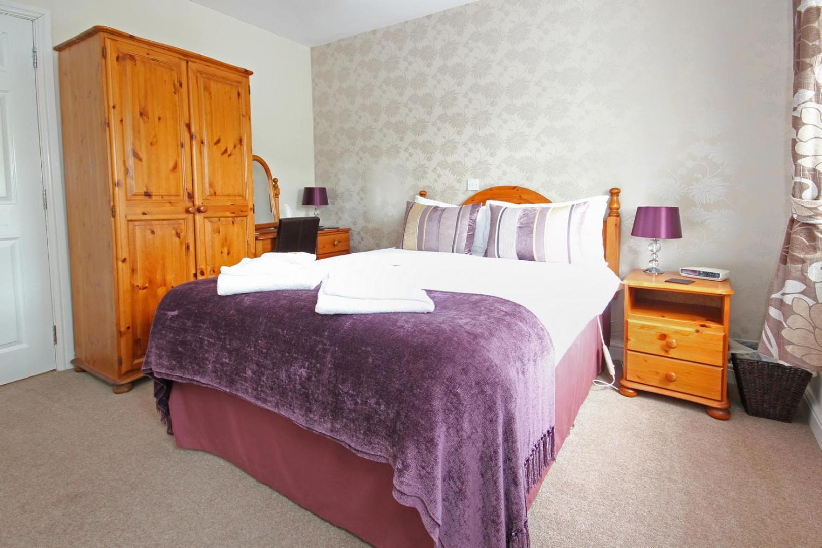 Gatehouse Junior Suite photo 2