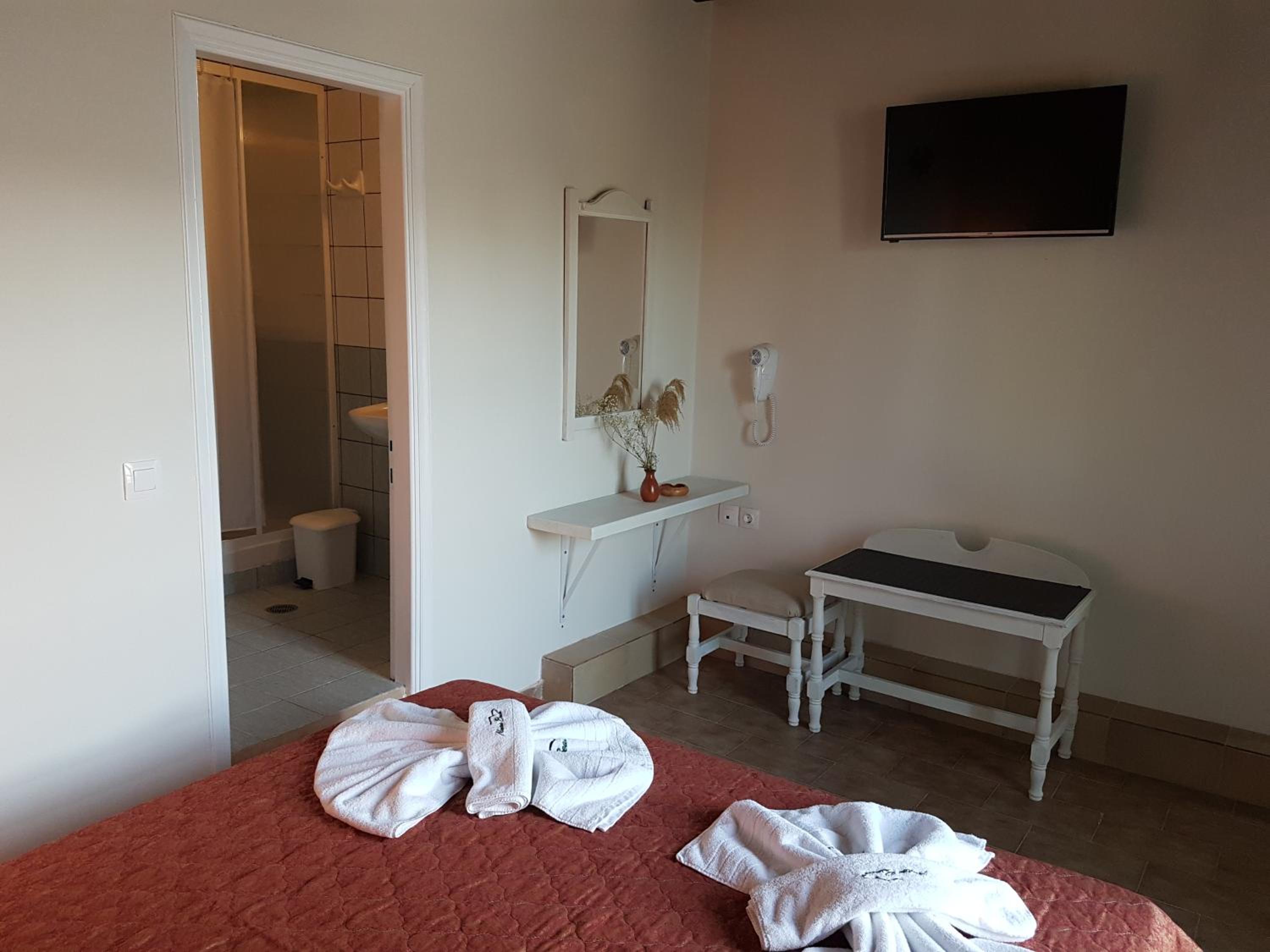 Family Room with Bathroom - Photo 2