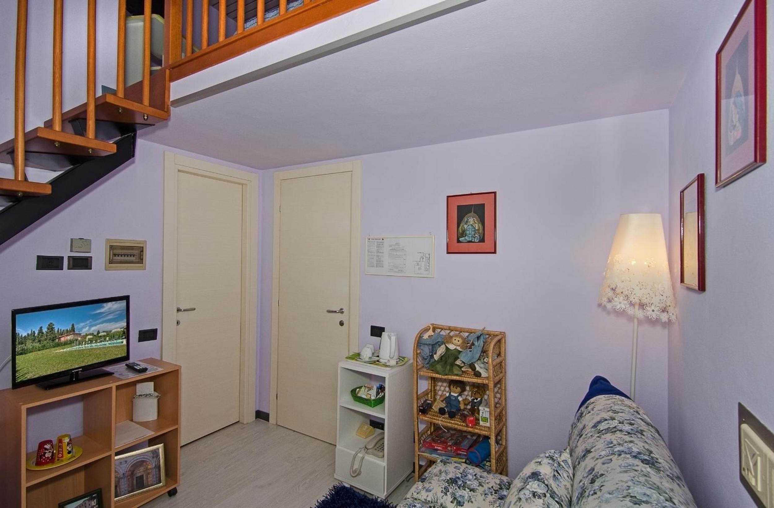 Double or Twin Room - Photo 4