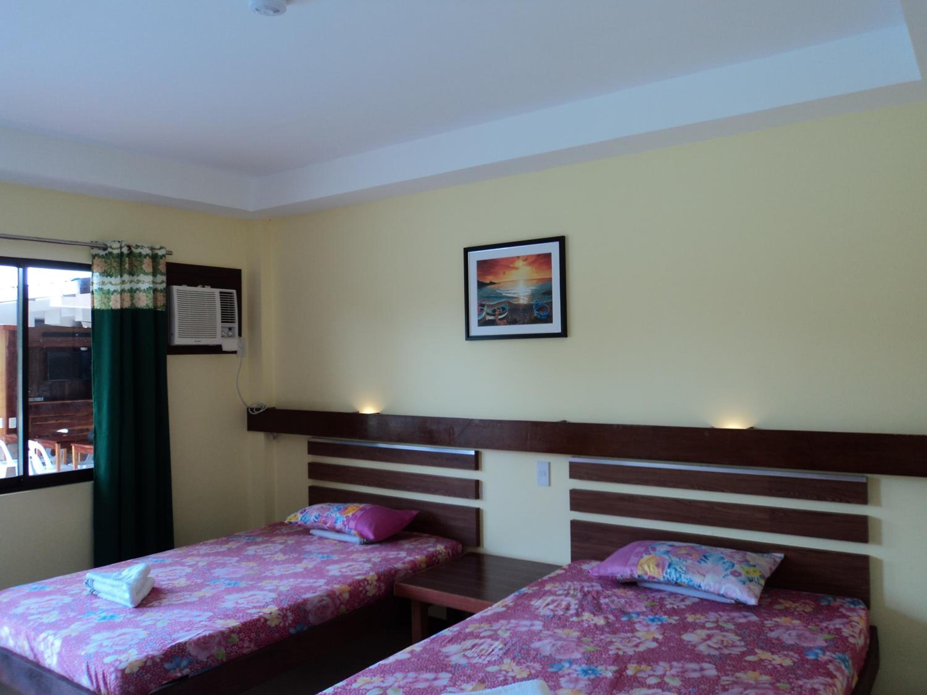 Twin Room with Pool View - Photo 7