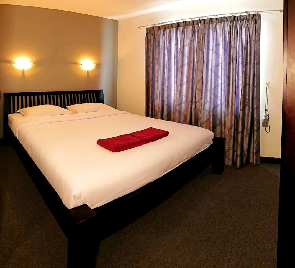 Suite, 2 Bedrooms - Photo 5