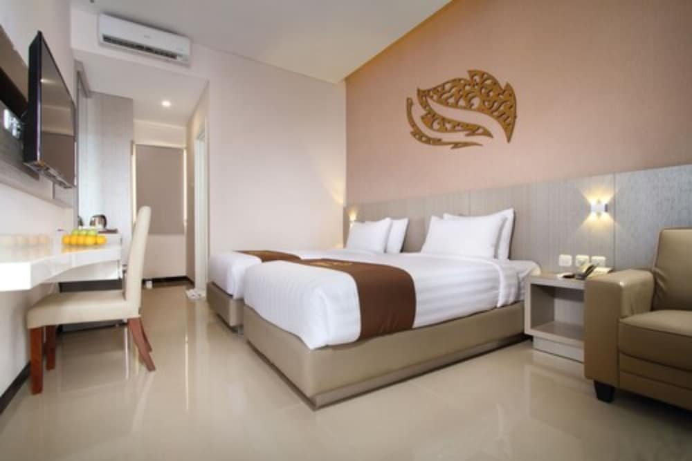 Superior Twin Room, Pool Access, Ground Floor