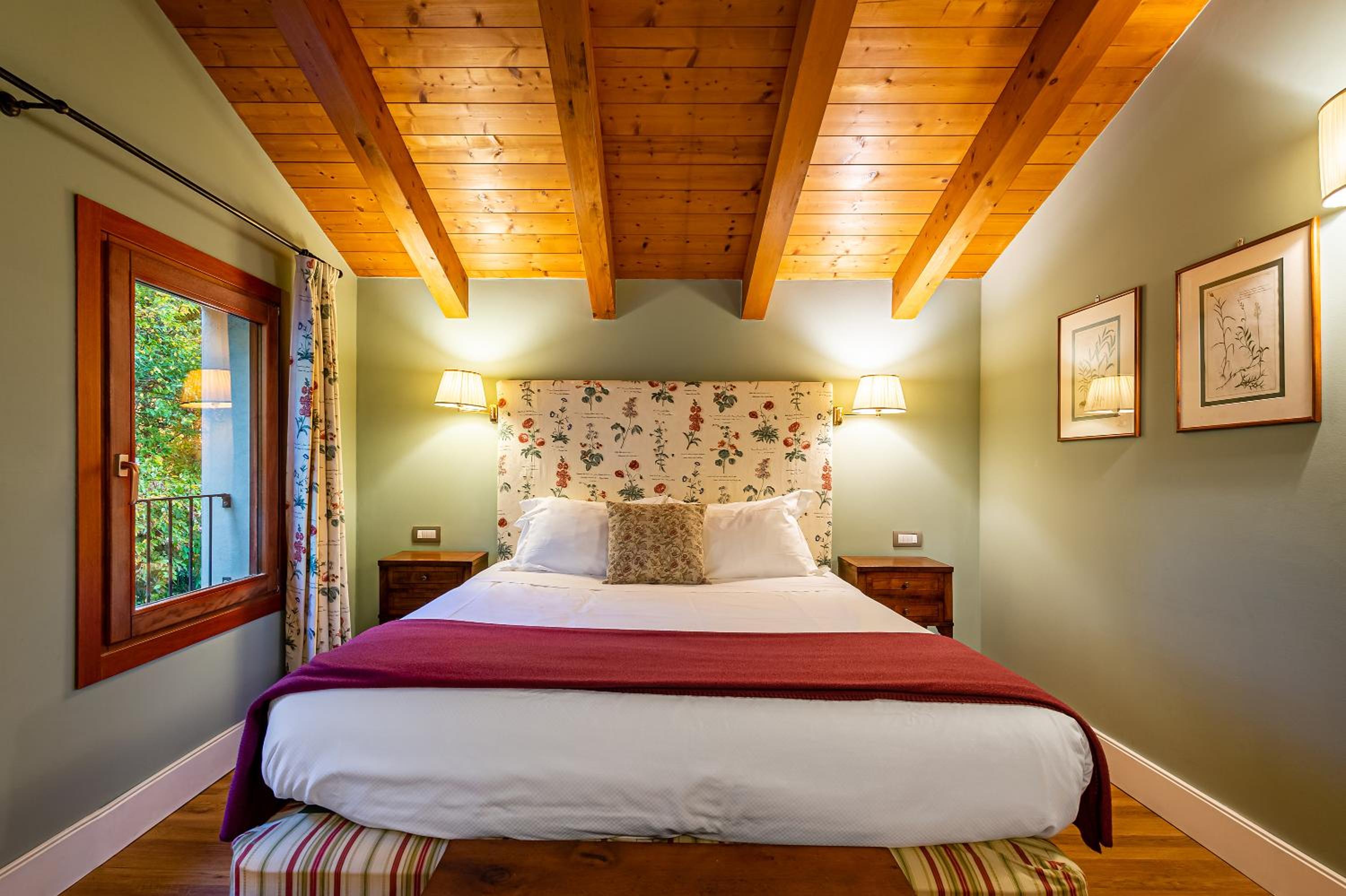 Comfort Dependence Room