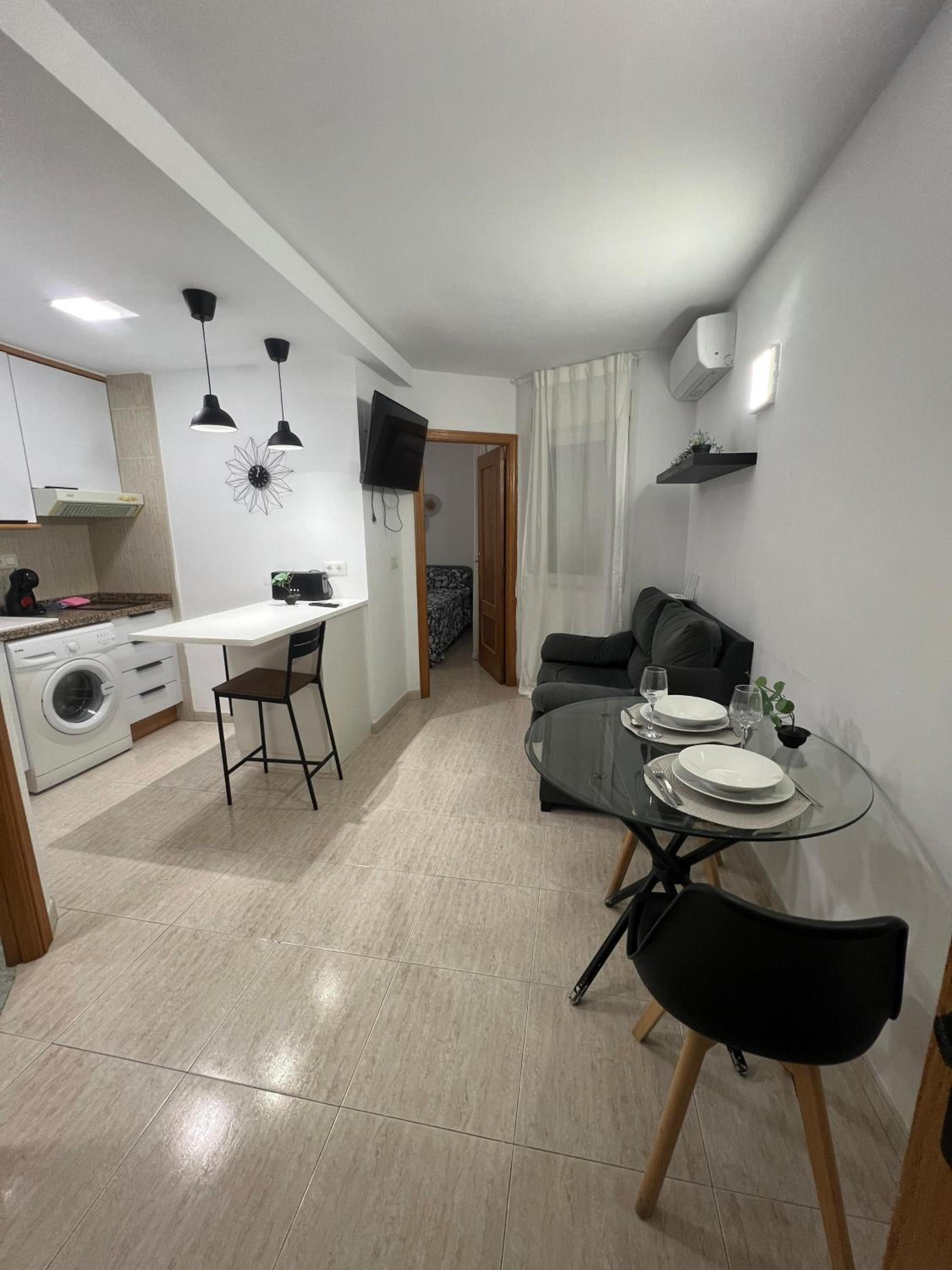 One-Bedroom Apartment photo 2