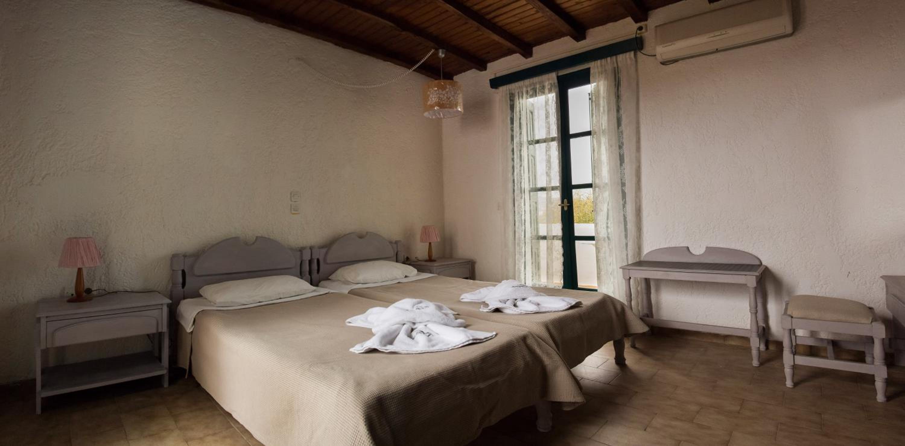 Standard Double Room - Photo 5