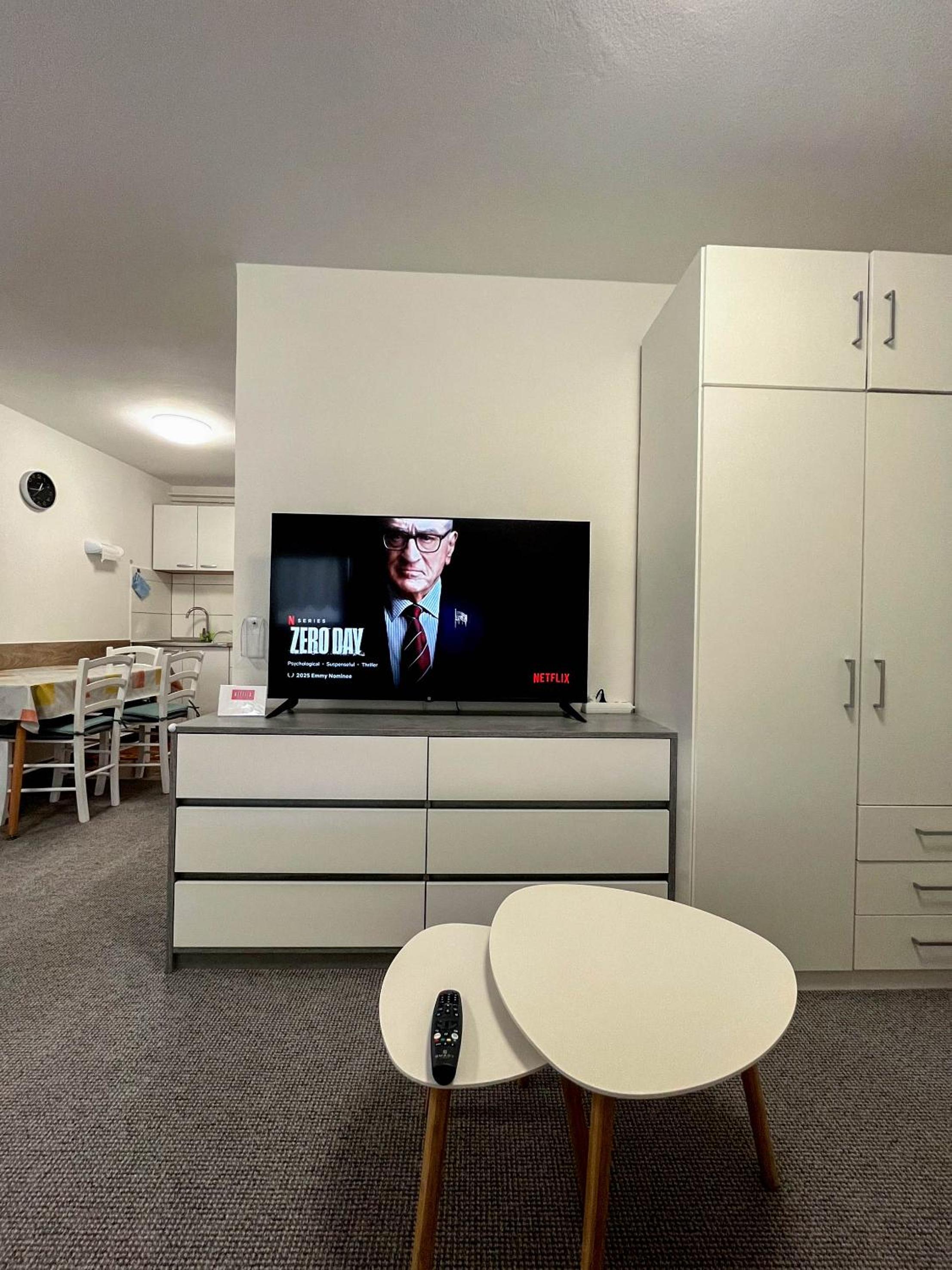 One-Bedroom Apartment with Balcony photo 3