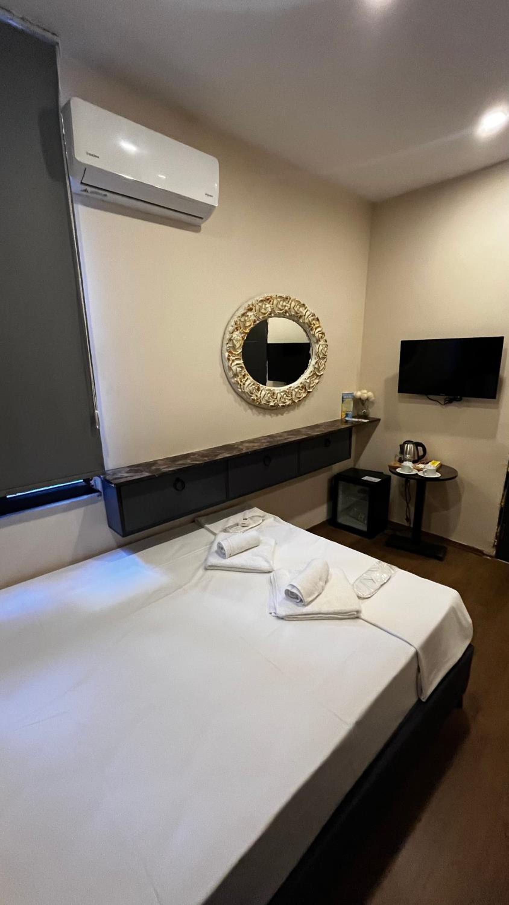 Budget Double Room photo 3