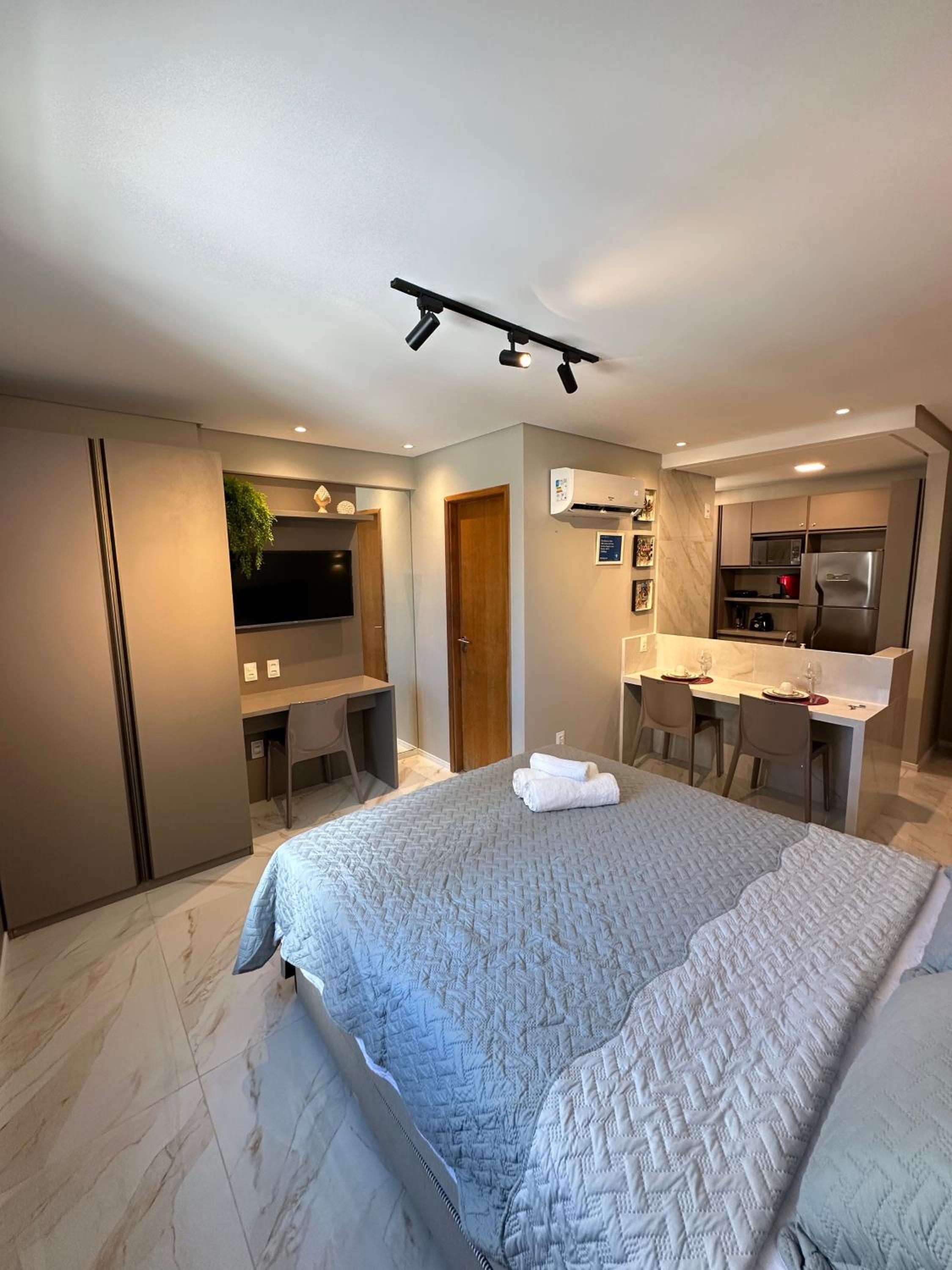 Studio Apartment photo 1