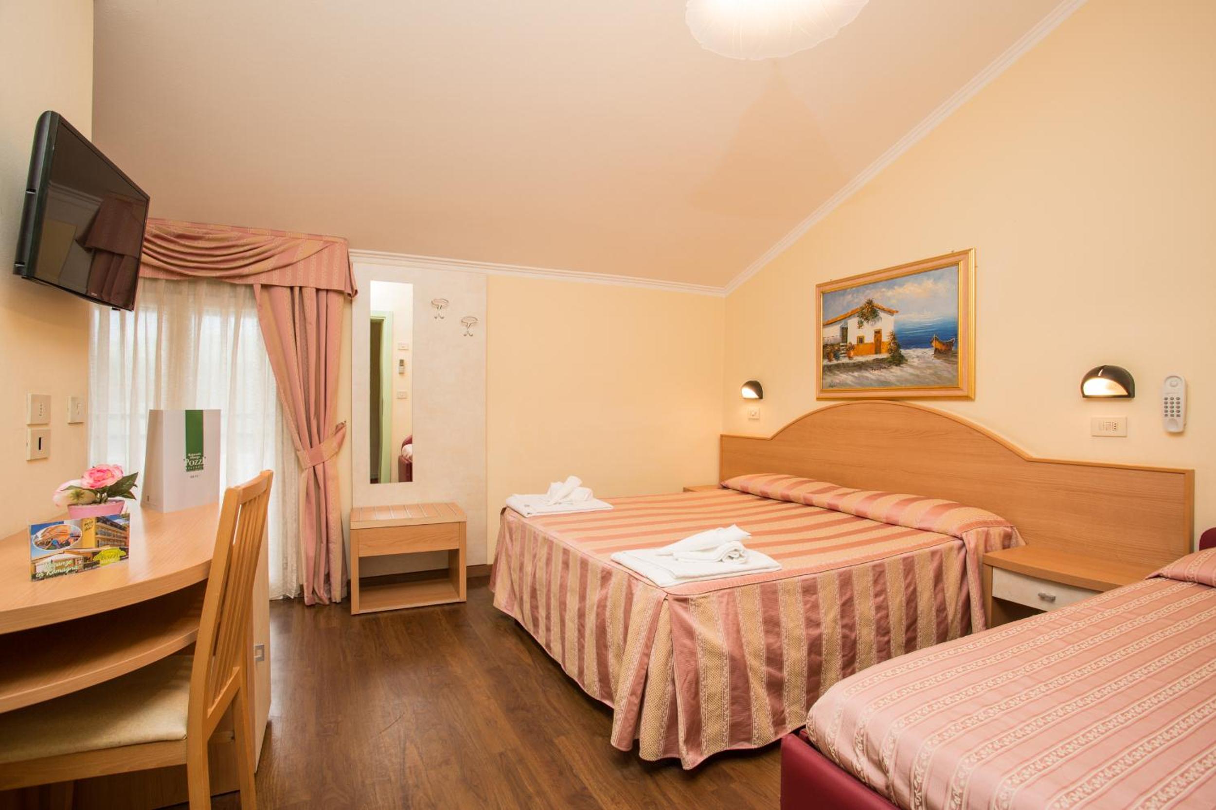 Triple Room with Balcony photo 1