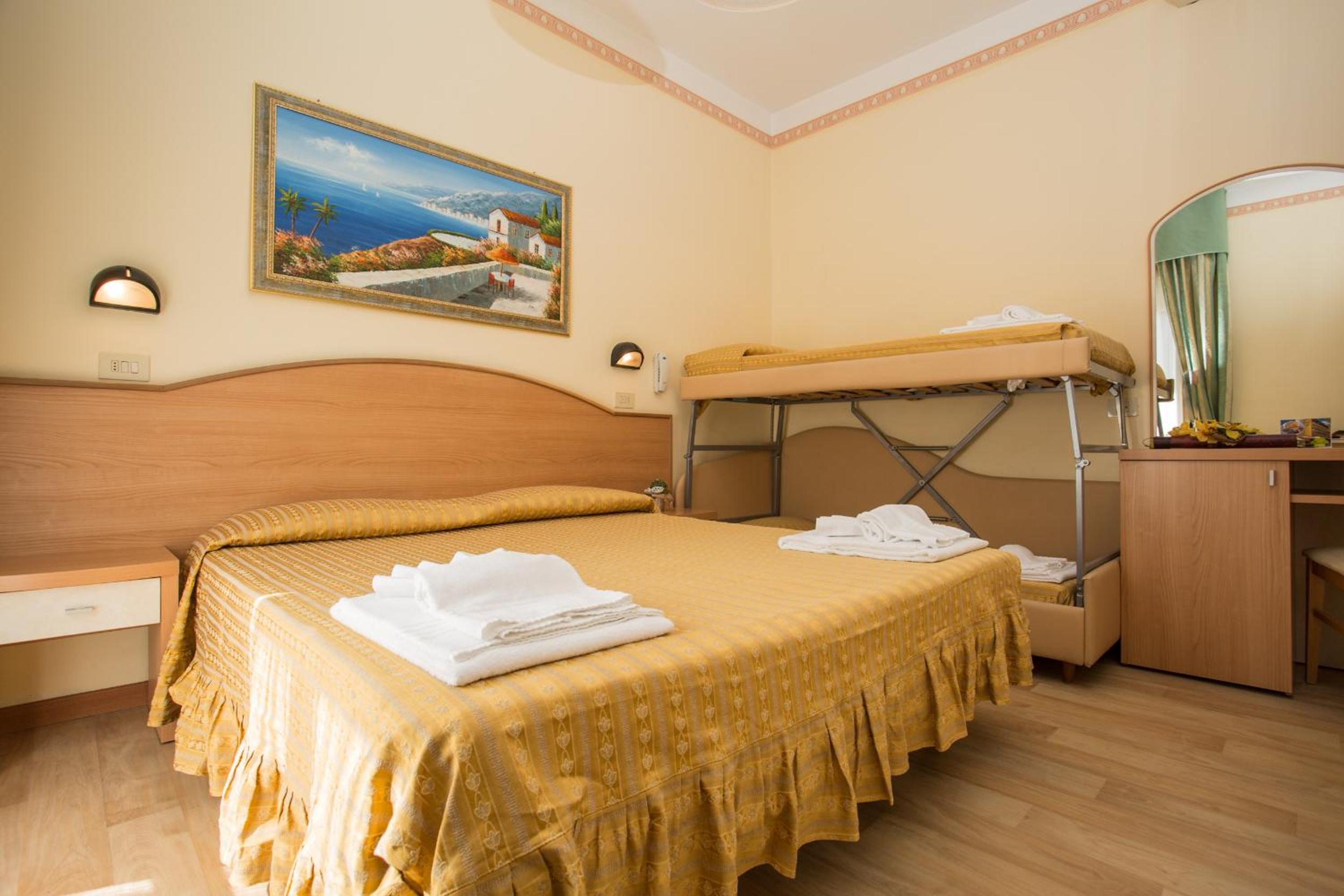 Quadruple Room with Balcony photo 1