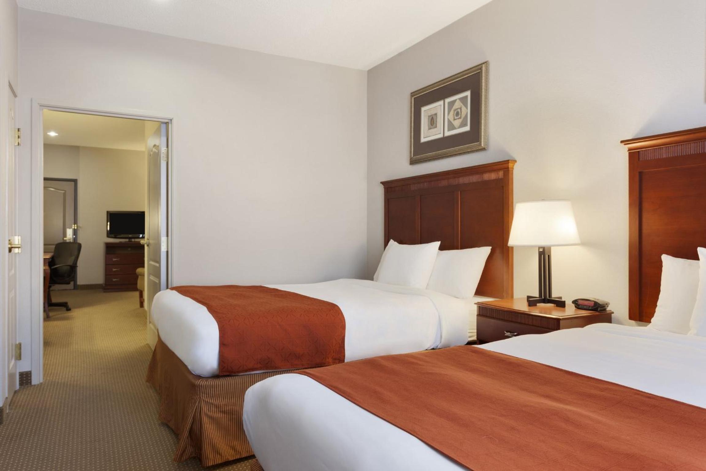 One-Bedroom Queen Suite with Sofa Bed - Photo 1