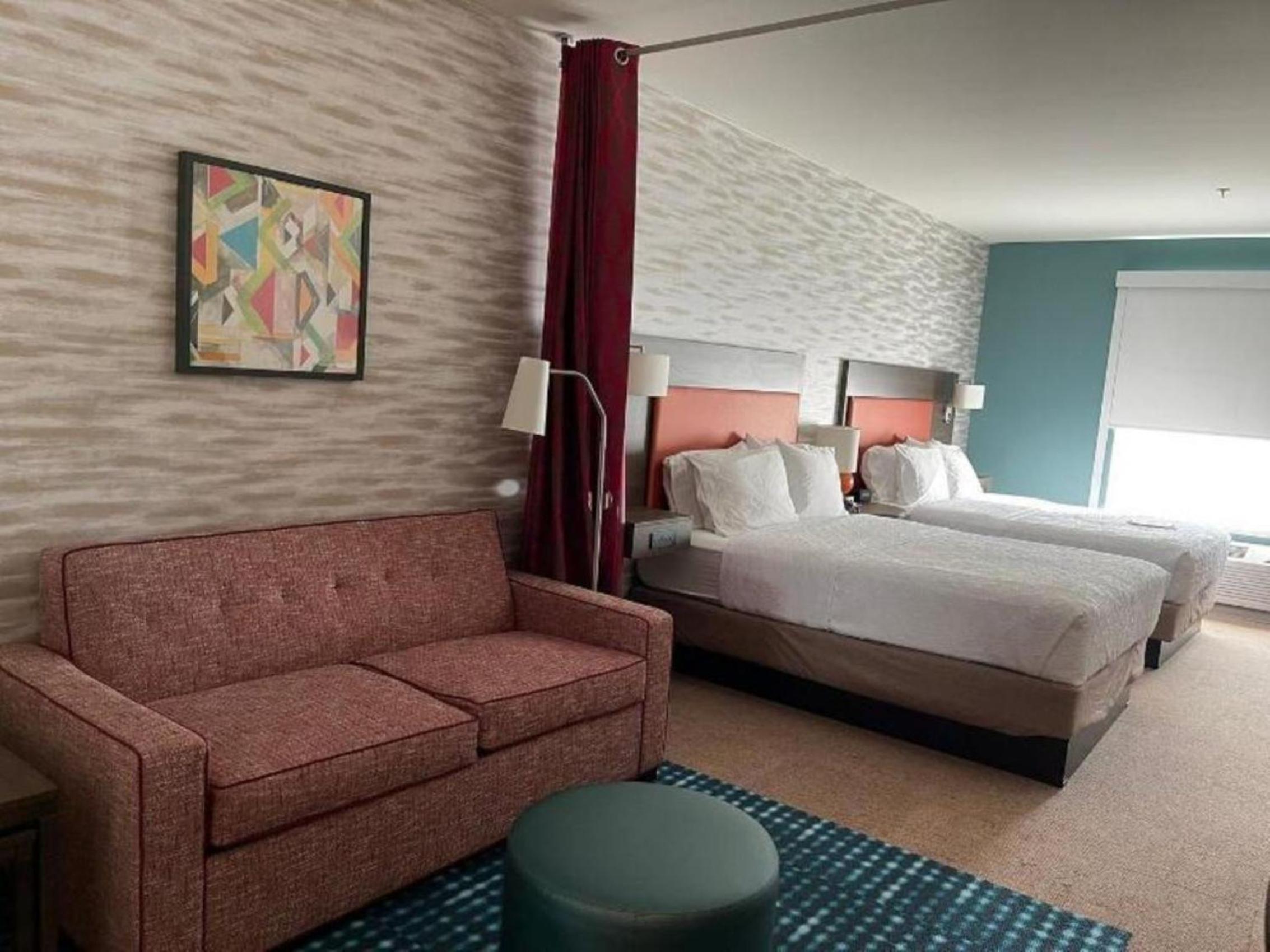 Studio Suite with Two Queen Beds - Photo 2