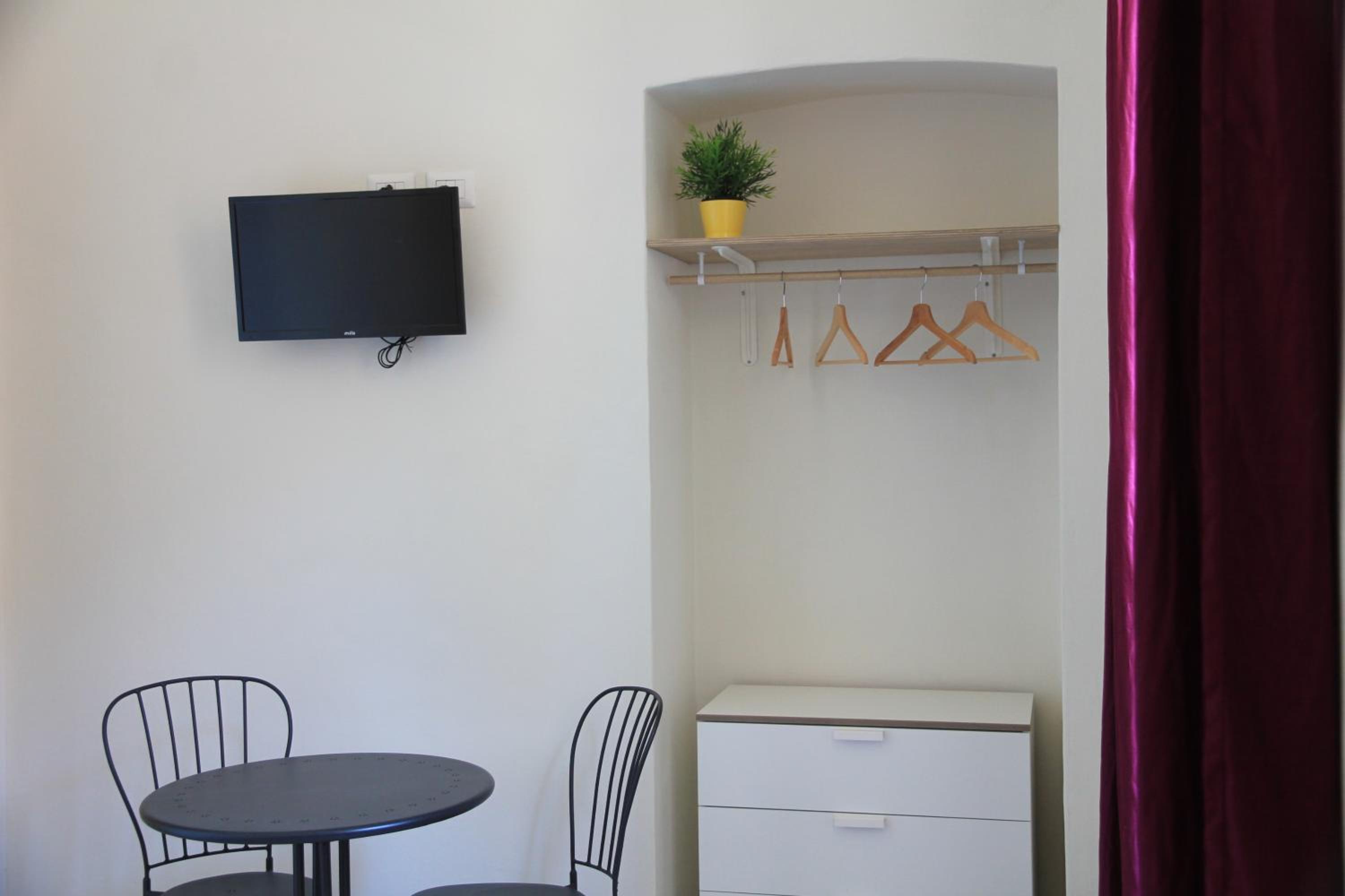 Twin Room with Partial Sea View photo 2