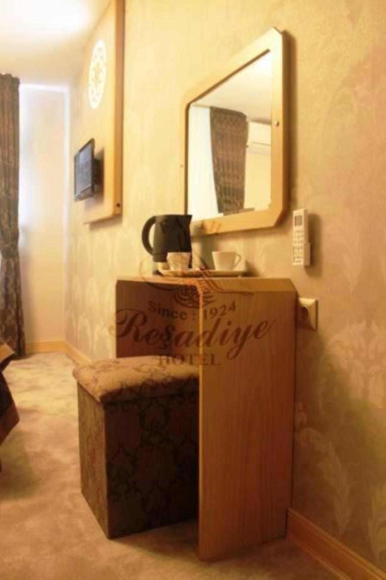Double or Twin Room photo 2