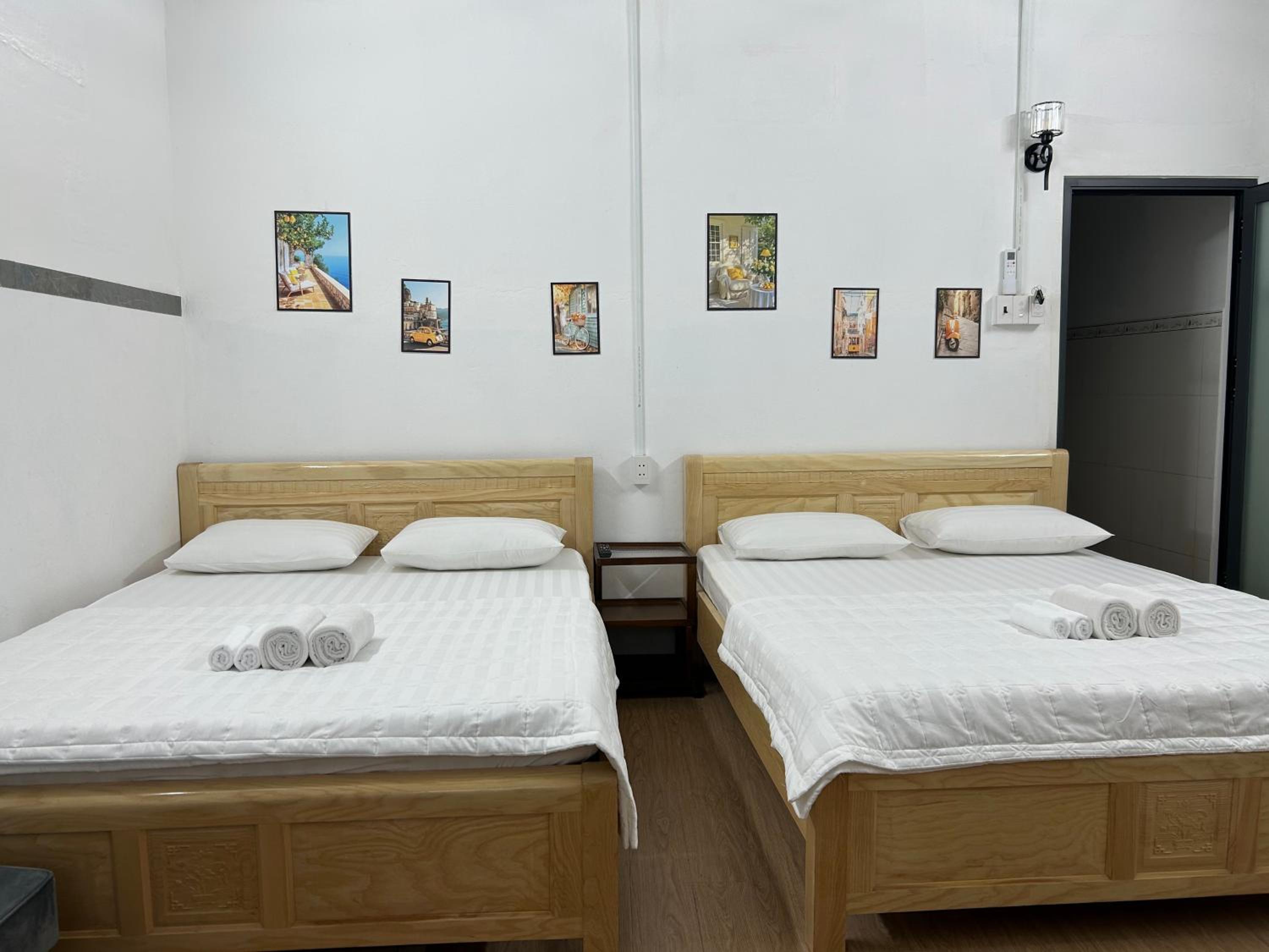 Quadruple Room with Private Bathroom