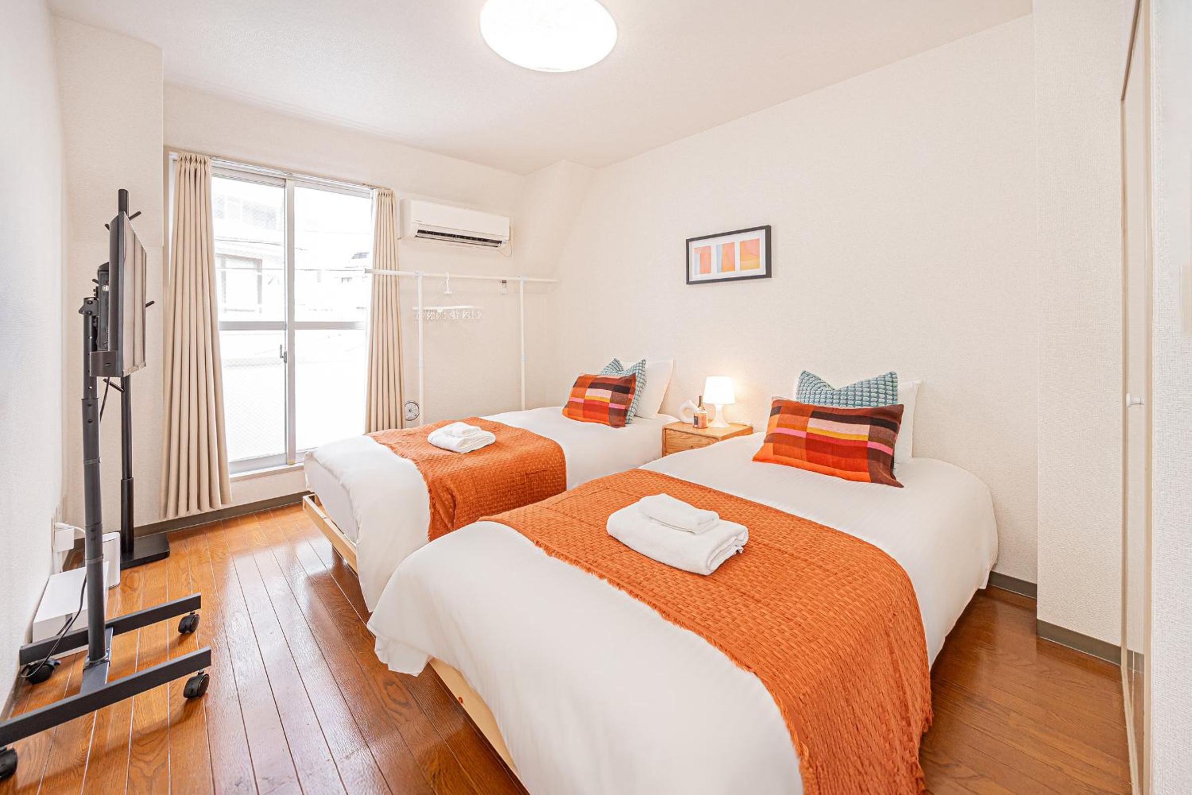 One-Bedroom Apartment with Balcony photo 3