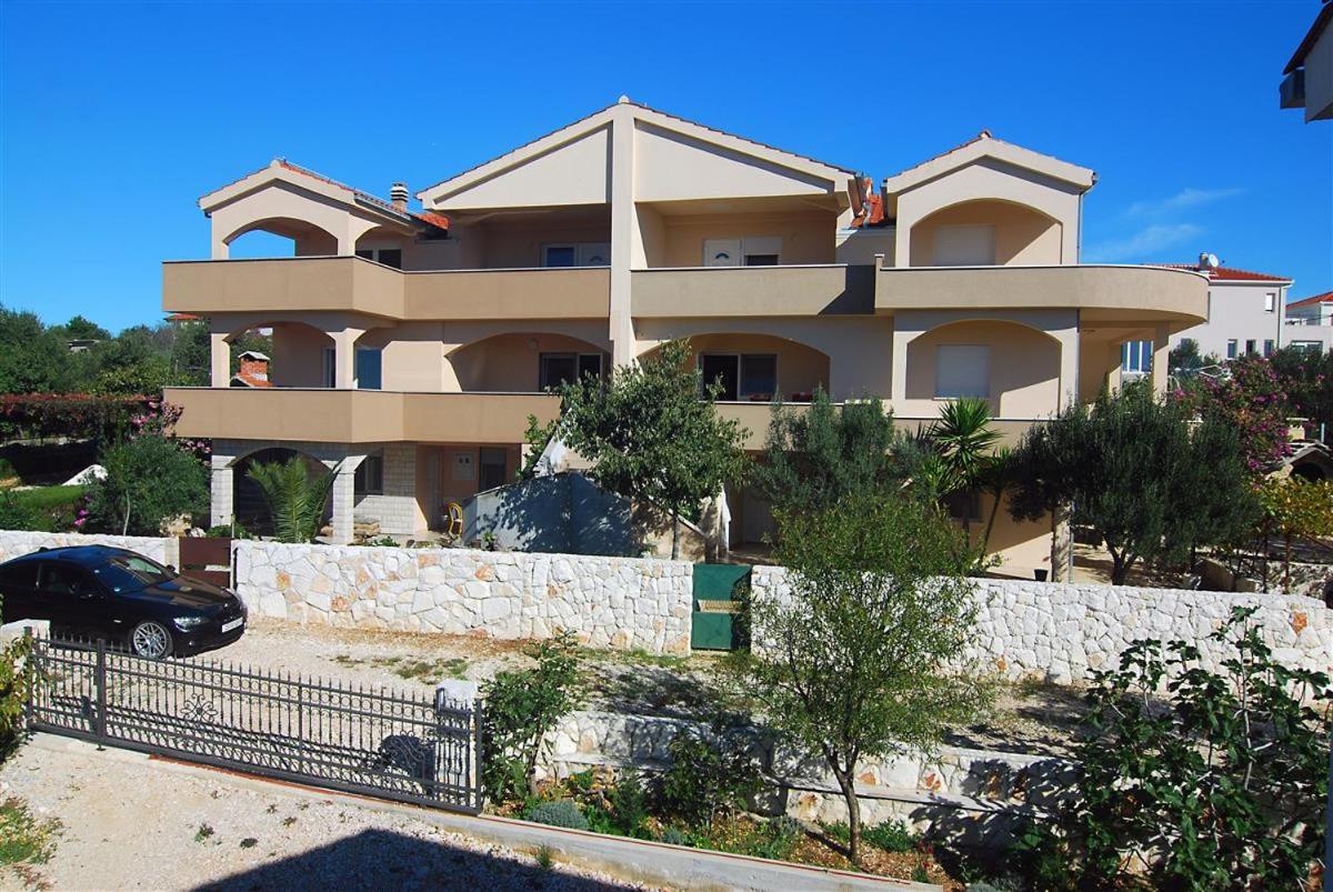 Apartment with Balcony photo 2