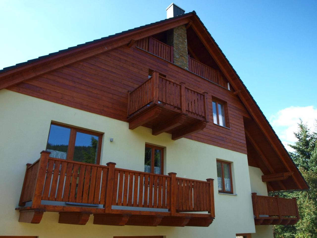 Apartment with Balcony photo 3
