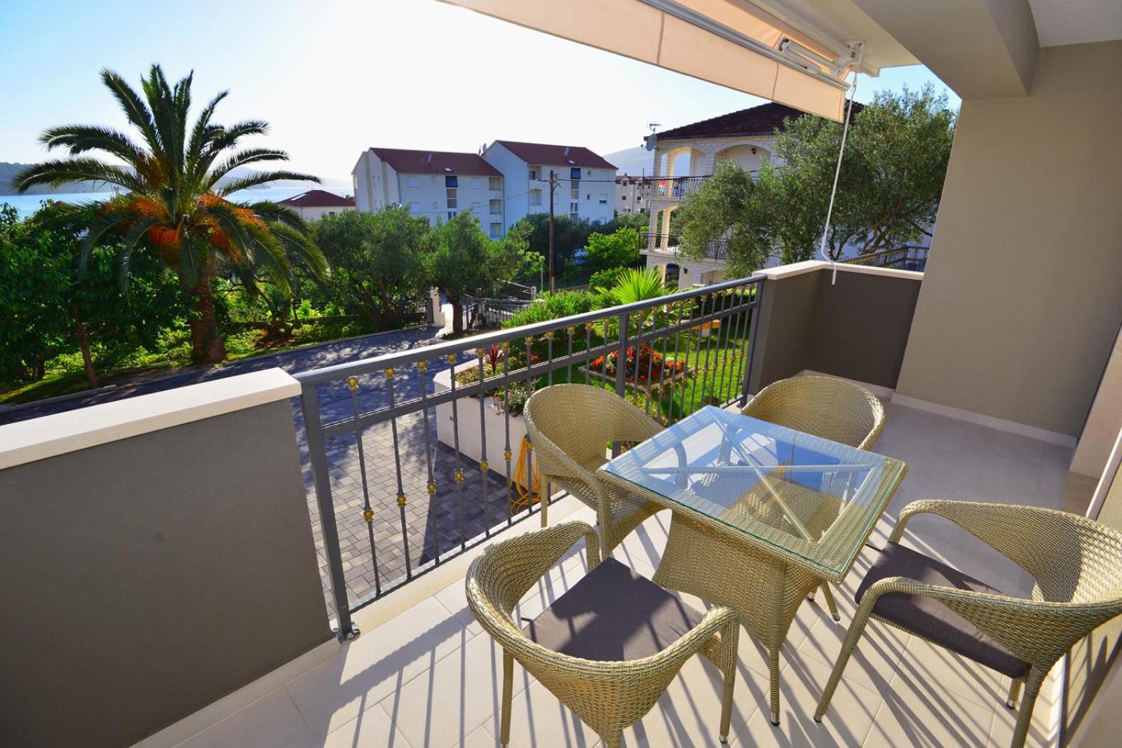 Two-Bedroom Deluxe Apartment with Balcony