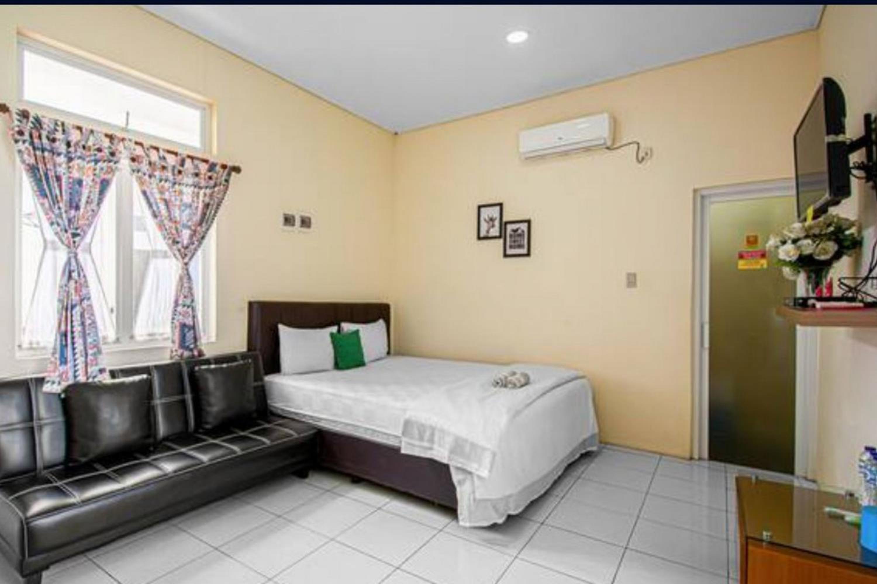 Family Room photo 2