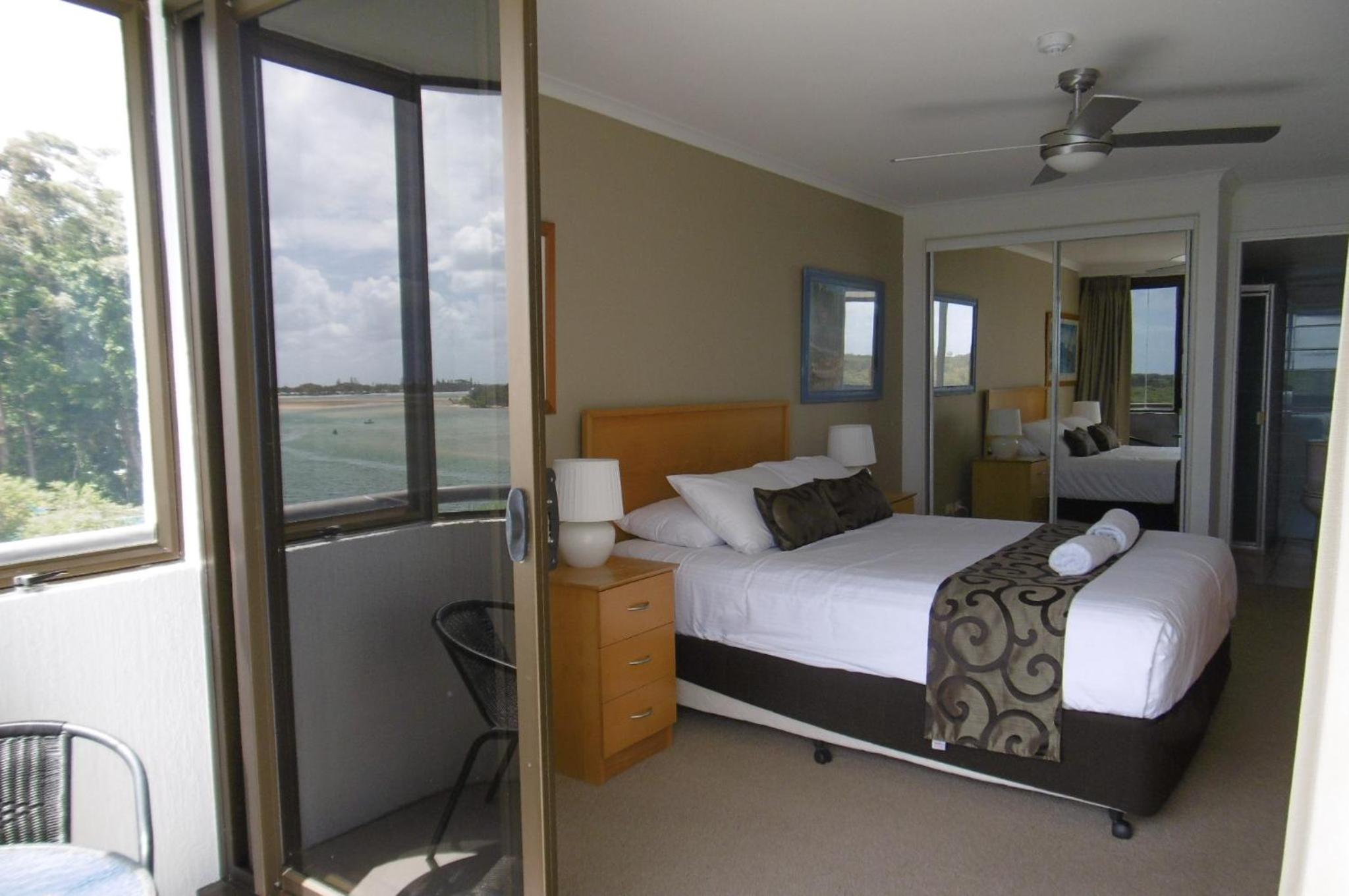 Two-Bedroom Apartment with River View photo 2
