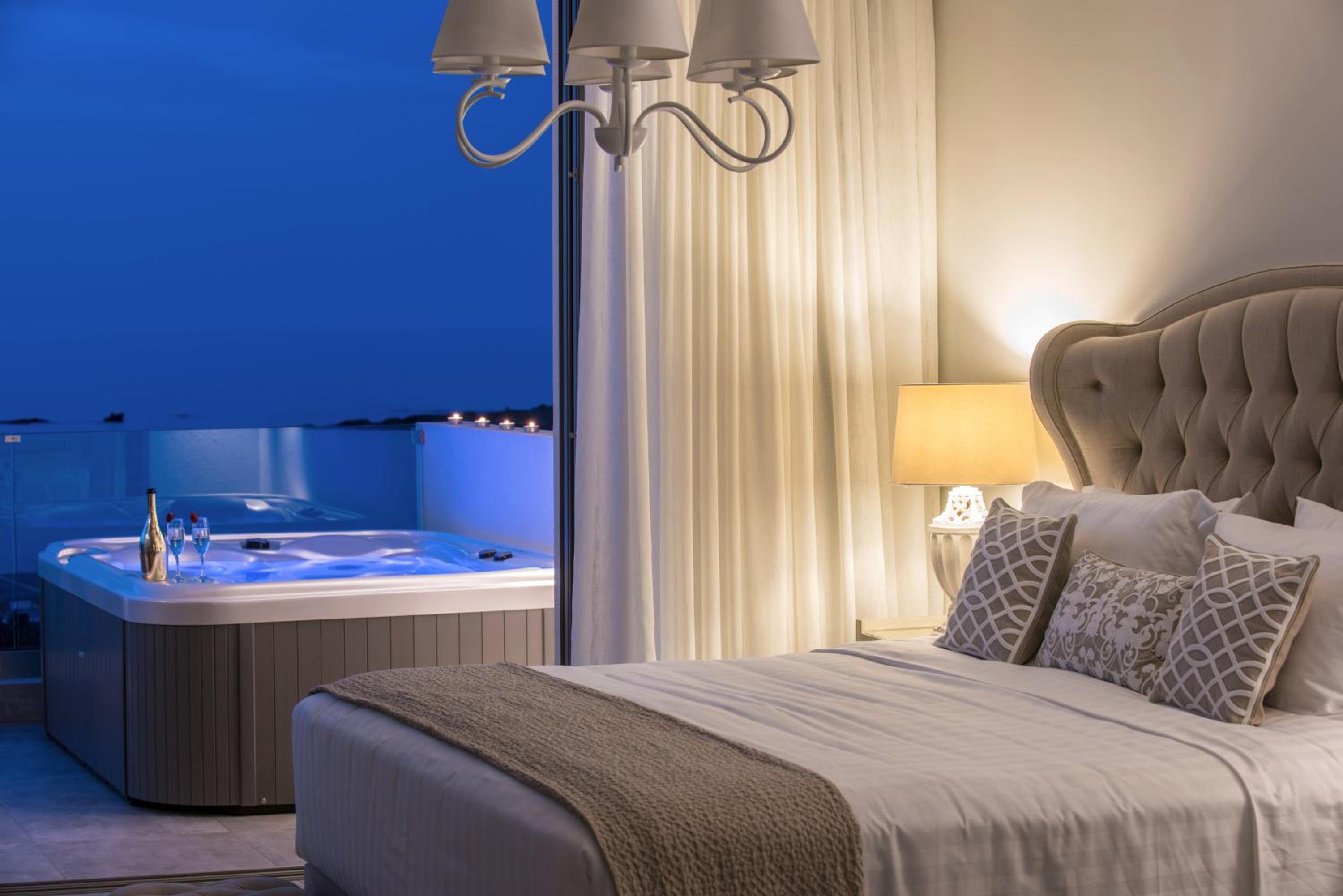 Superior Sandy Suite with Sea View and Hot Tub - Annex photo 1