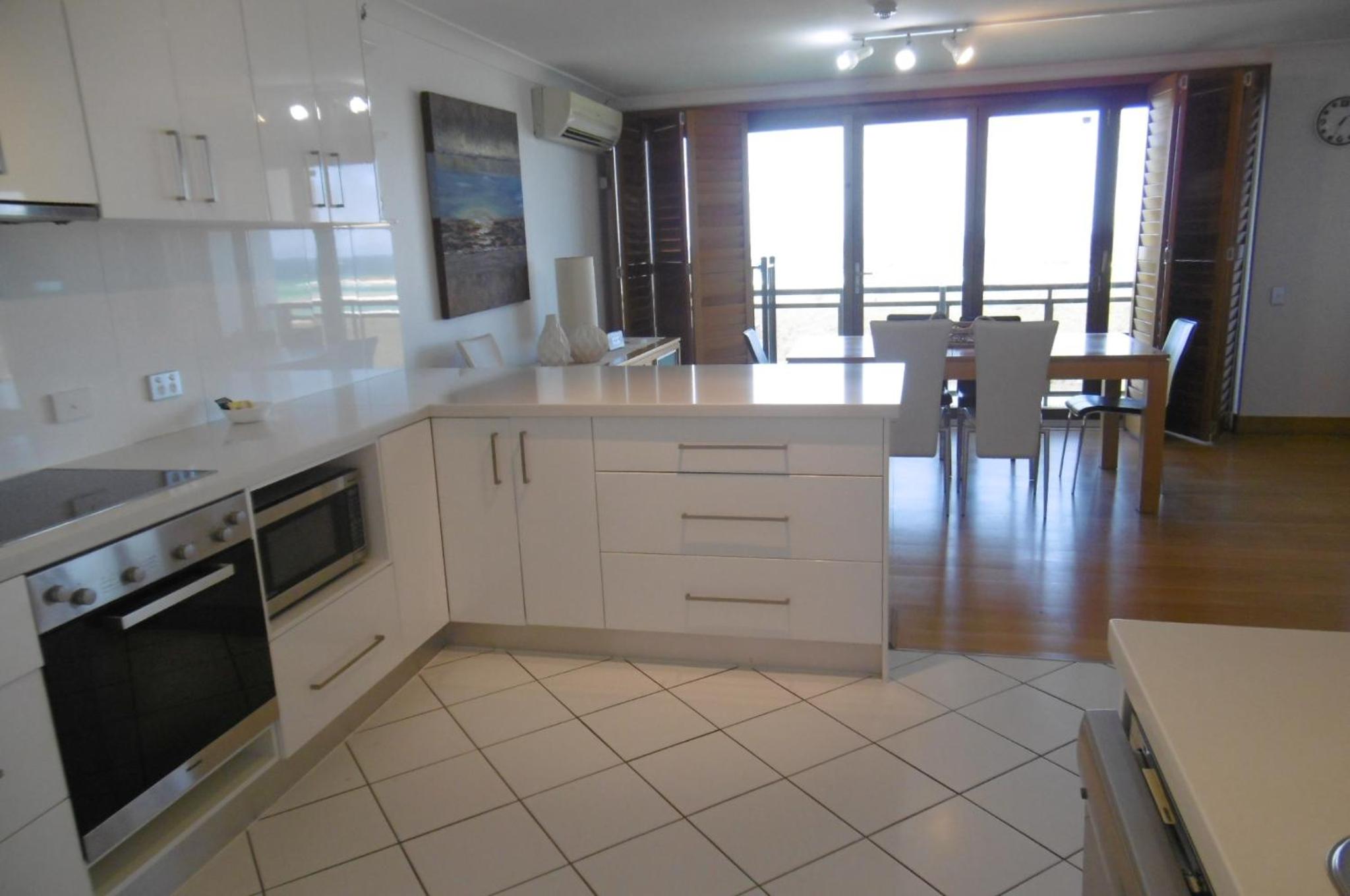 Three-Bedroom Apartment with Ocean View photo 3