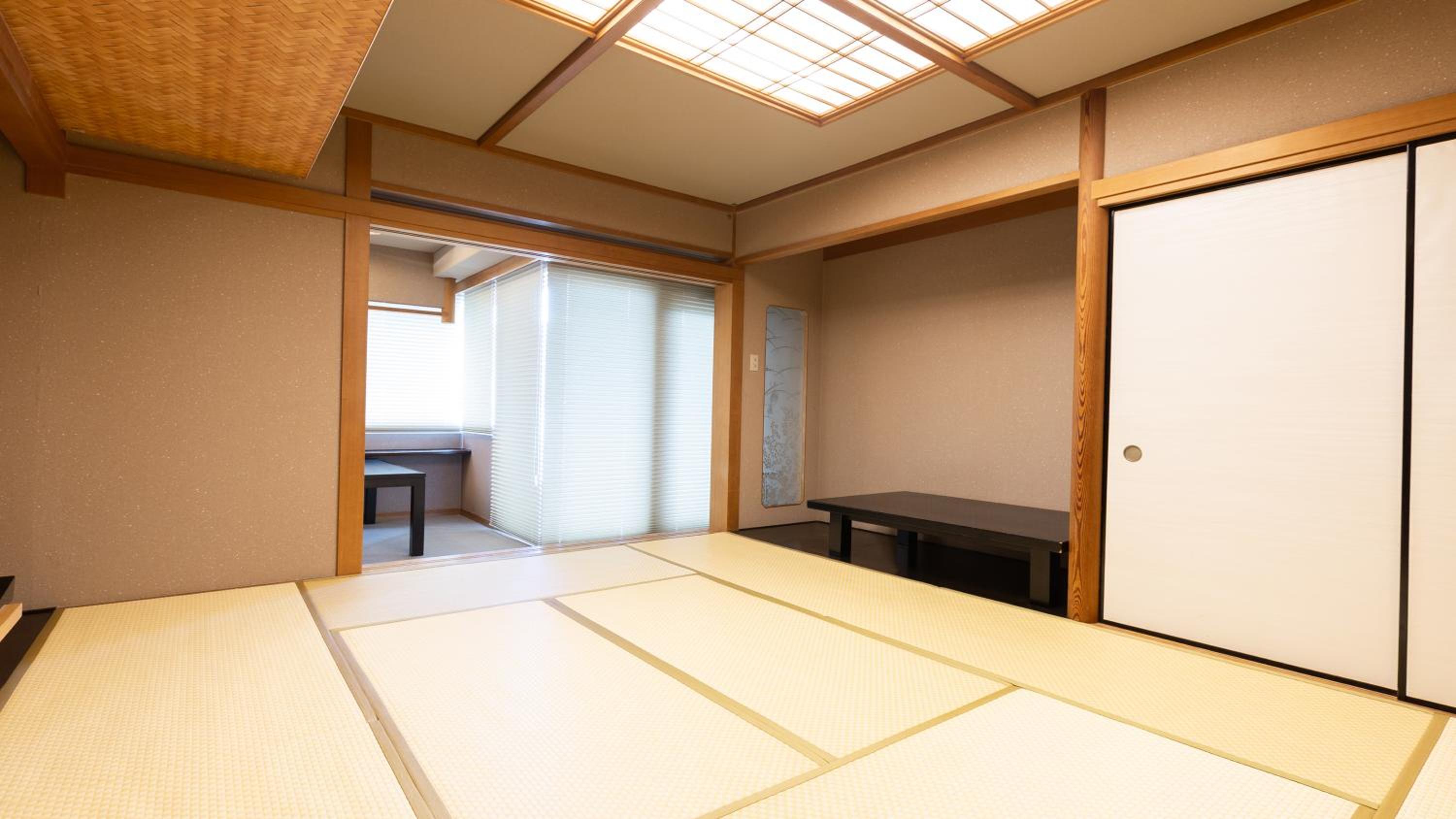Japanese-Style Quadruple Room photo 3