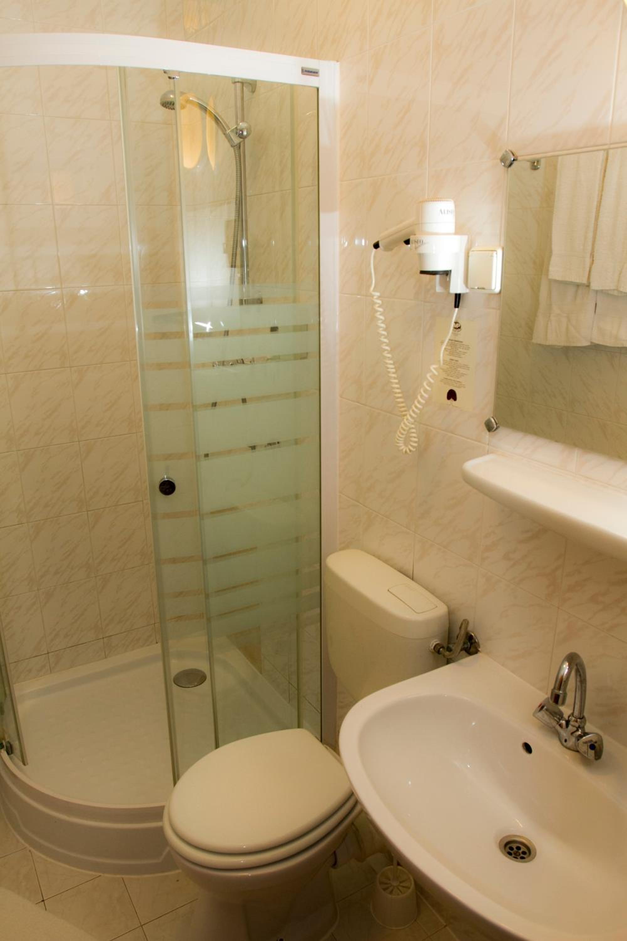 Superior Double or Twin Room - Photo 6