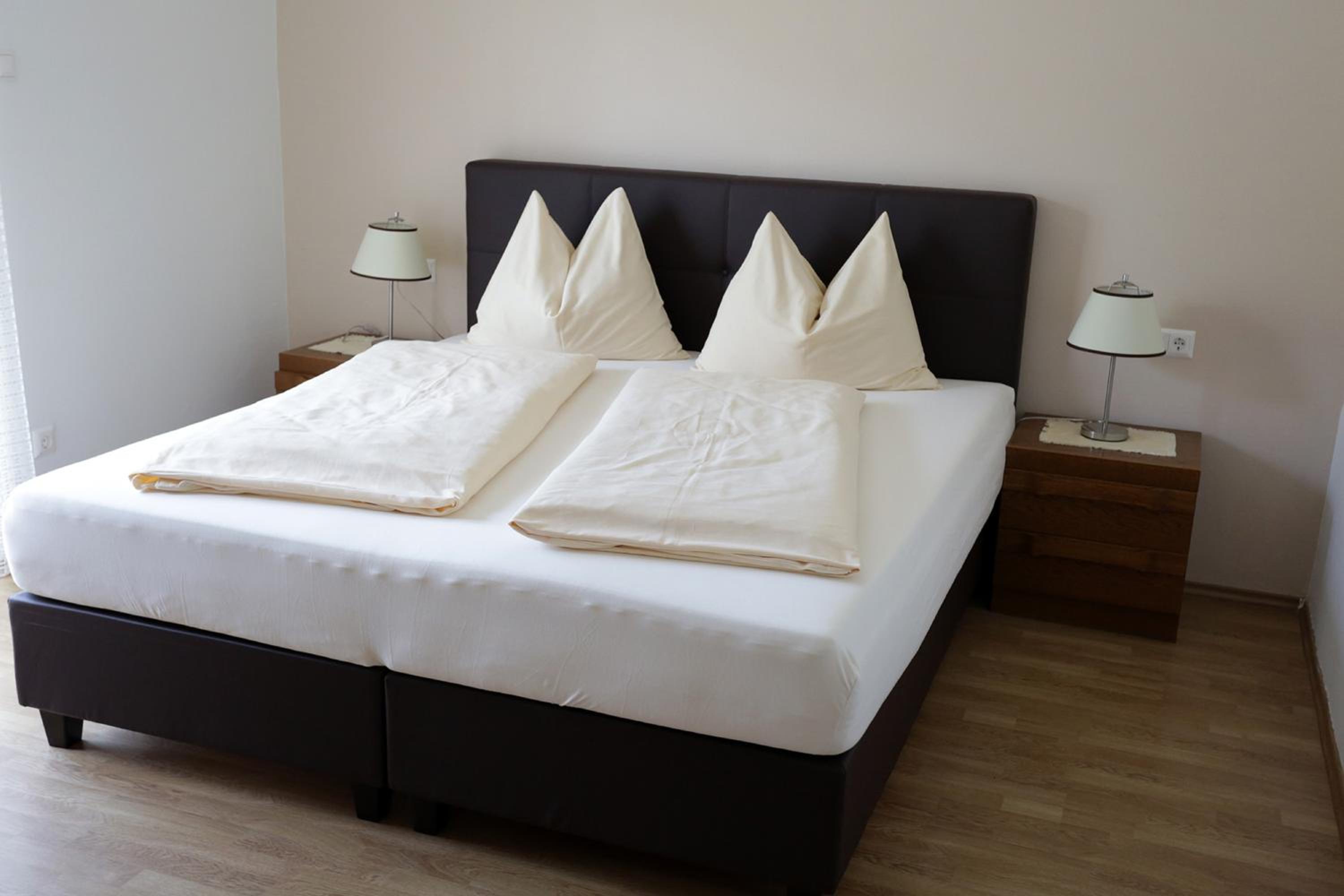Apartment with Balcony (2-4 Adults)