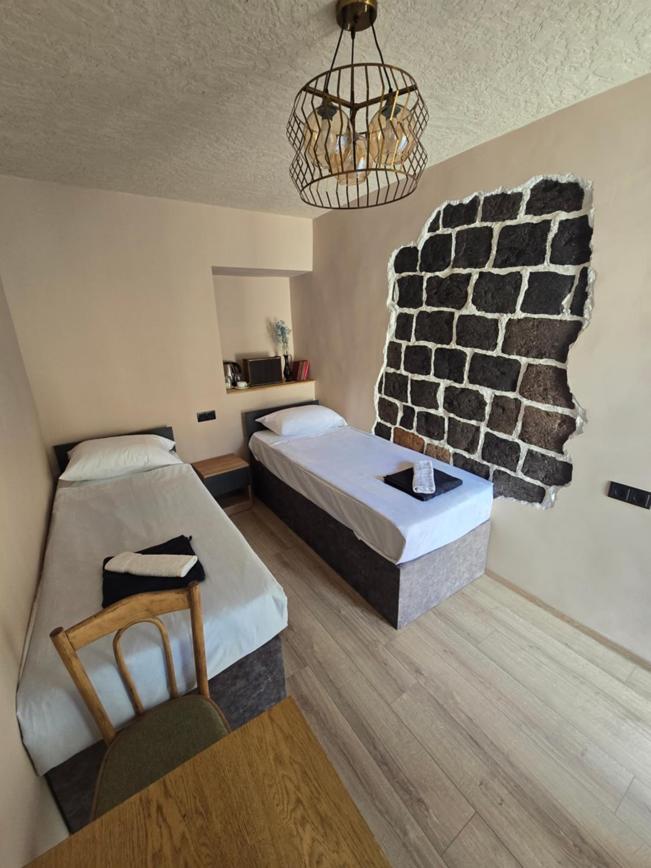 Twin Room with Bathroom photo 1