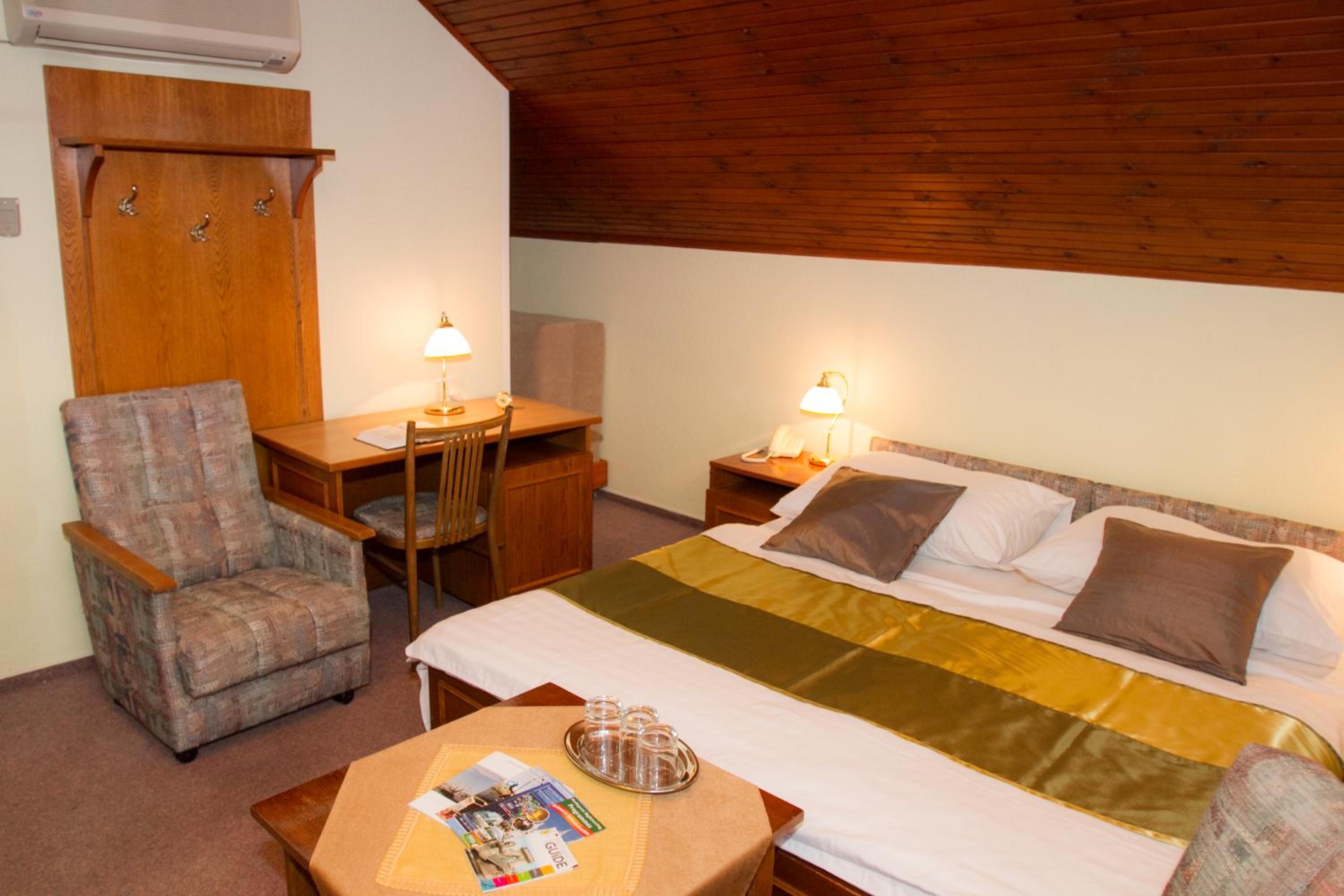 Superior Triple Room - Photo 3