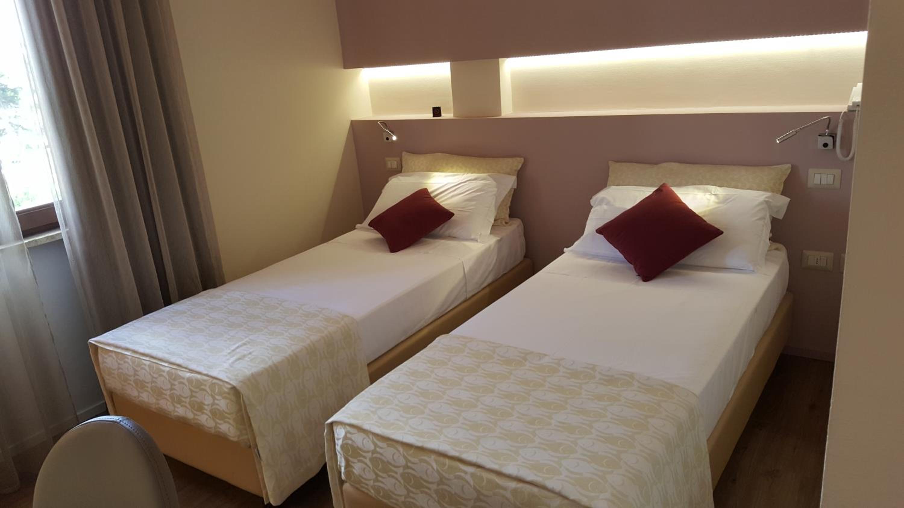 Superior Double or Twin Room - Photo 20