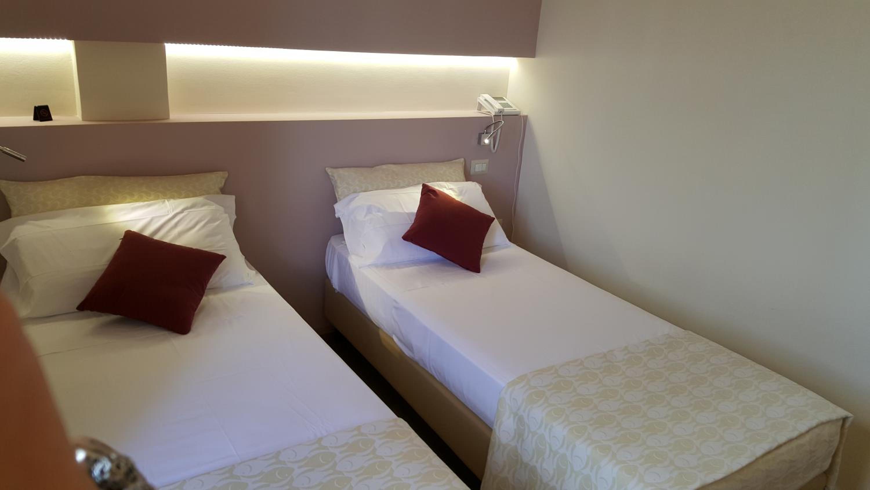 Superior Double or Twin Room - Photo 21