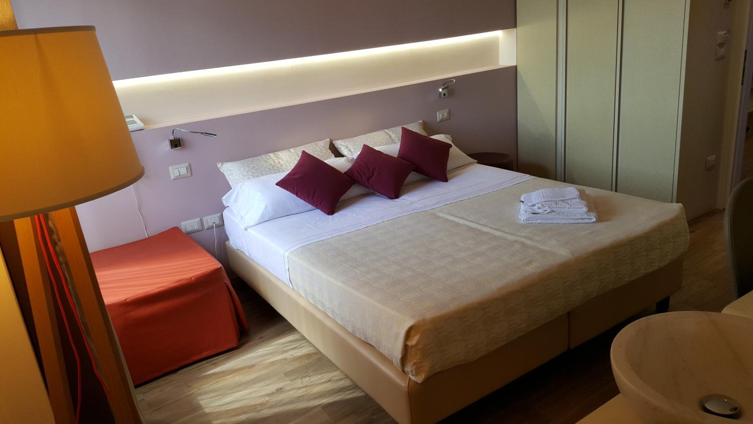 Deluxe Double or Twin Room - Photo 27