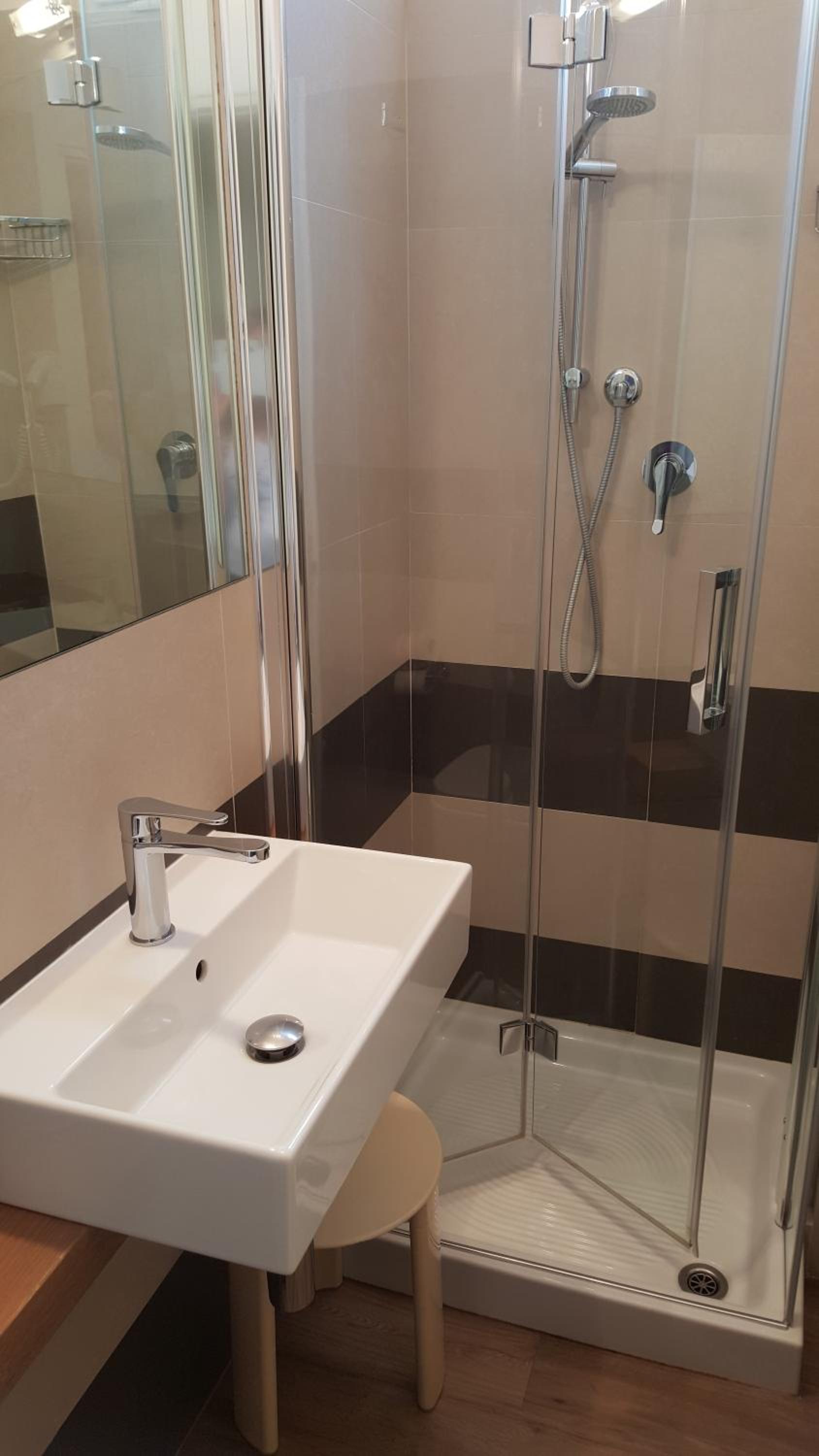 Classic Double or Twin Room - Photo 16
