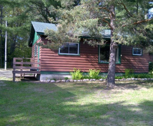 Large Three-Bedroom Cottage photo 2