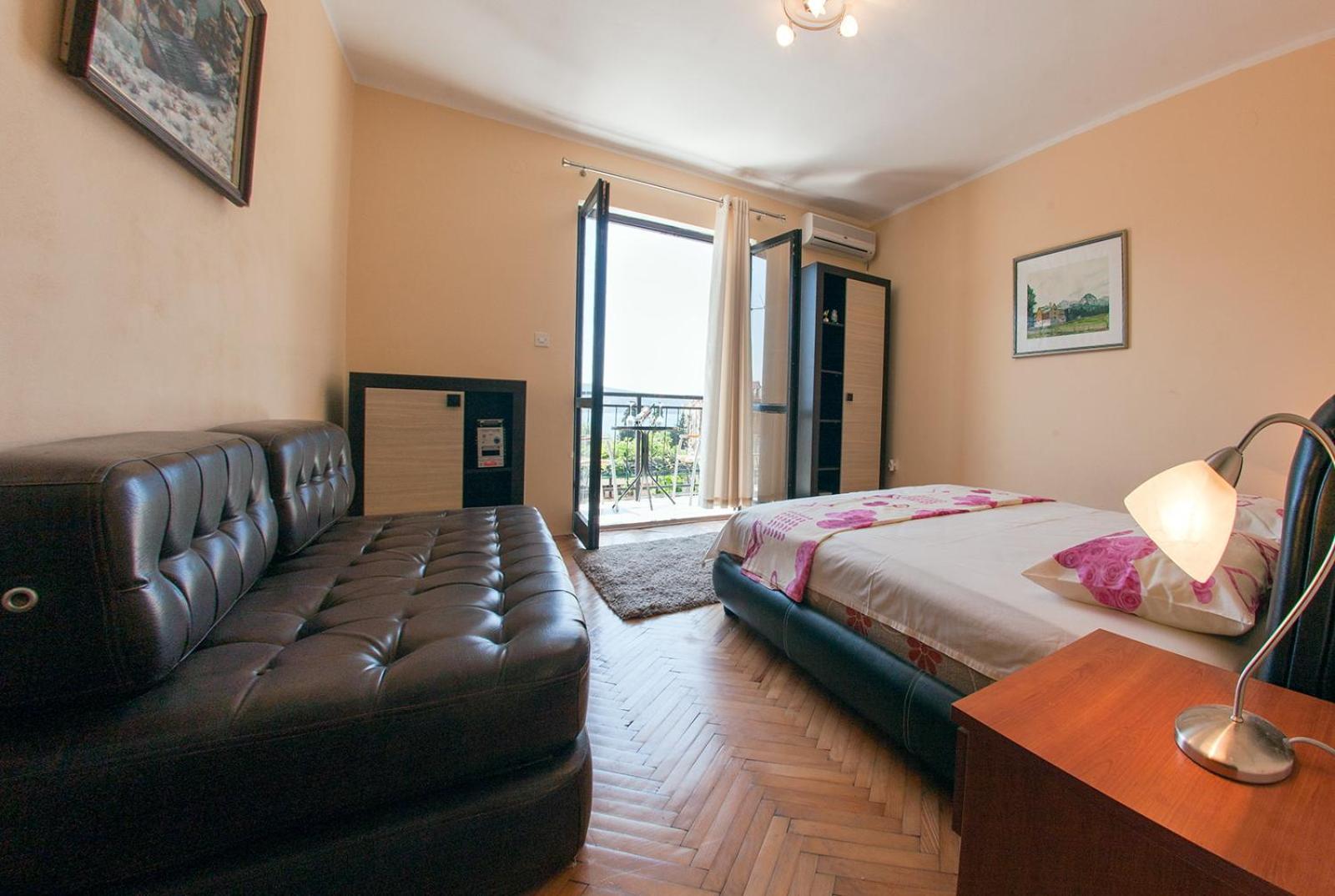 Apartment with Terrace Sea View