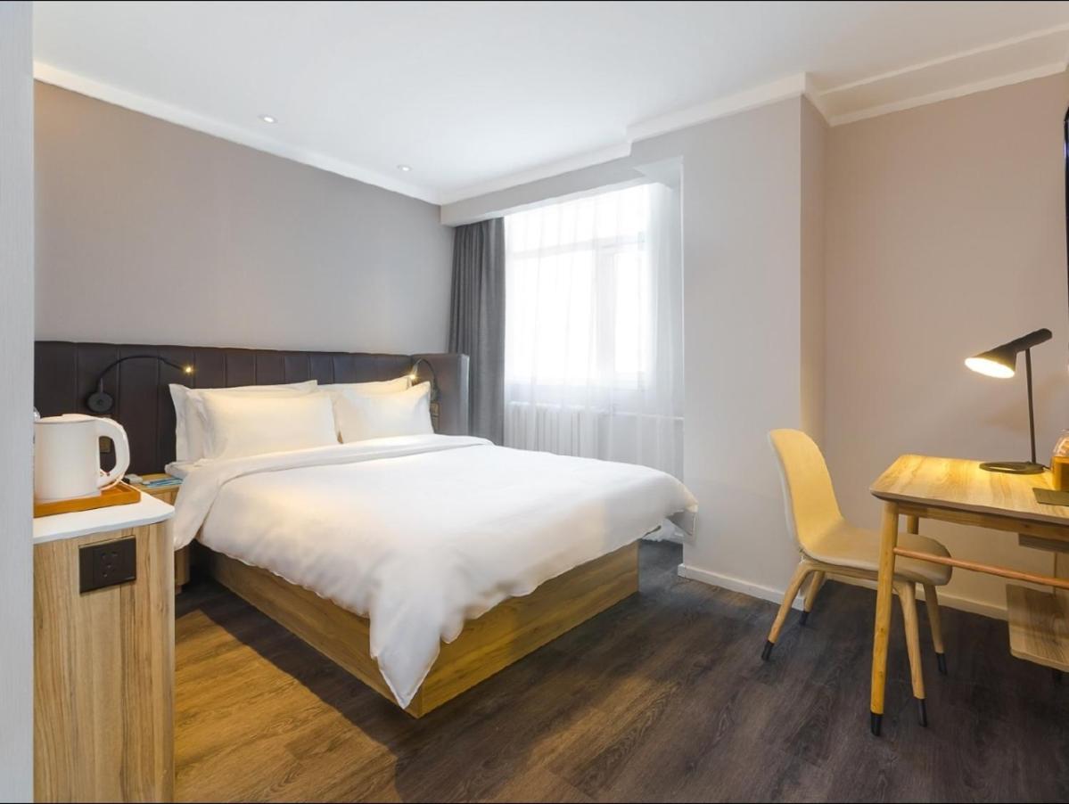 Deluxe Queen Room