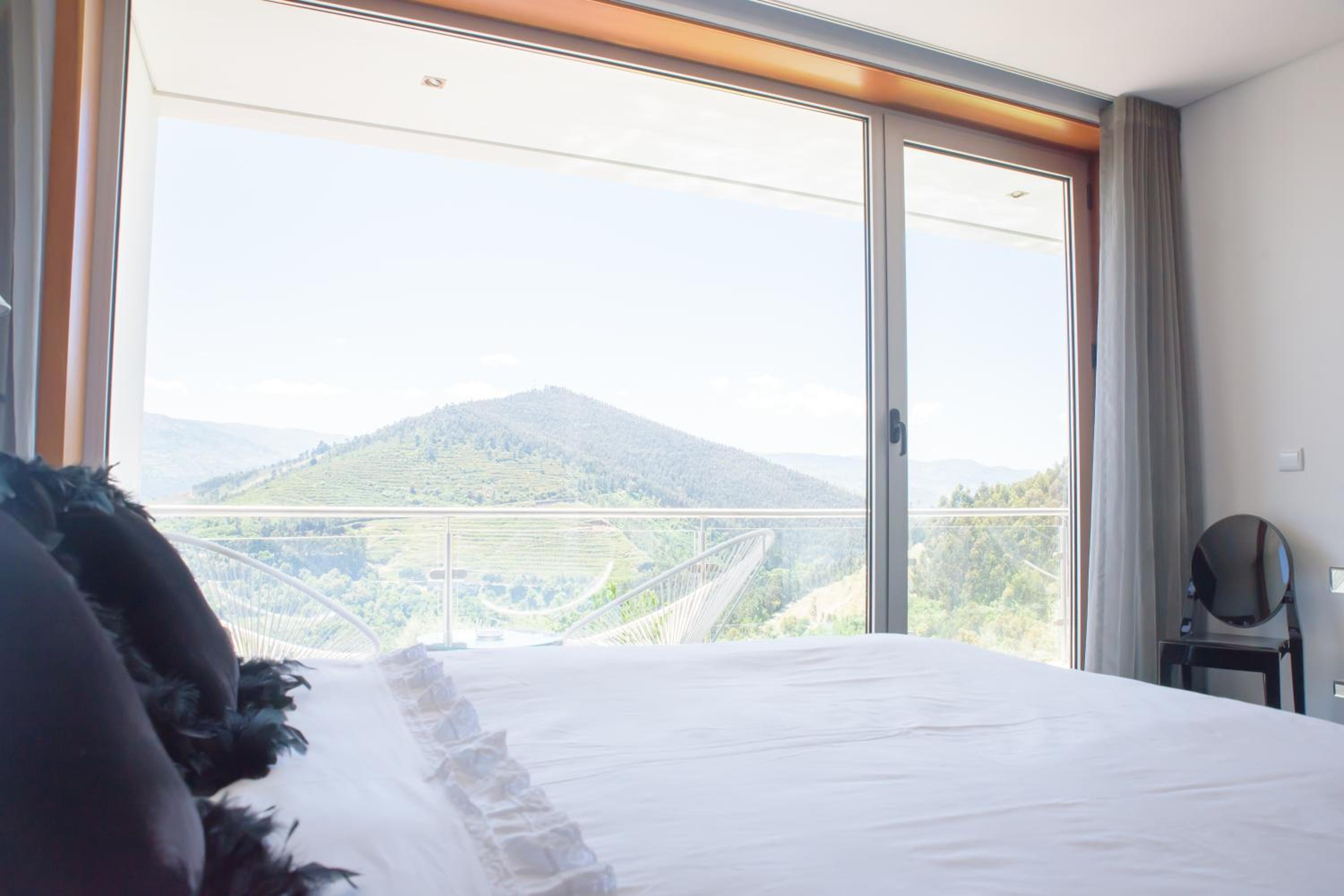 Deluxe Double Room with Balcony photo 3