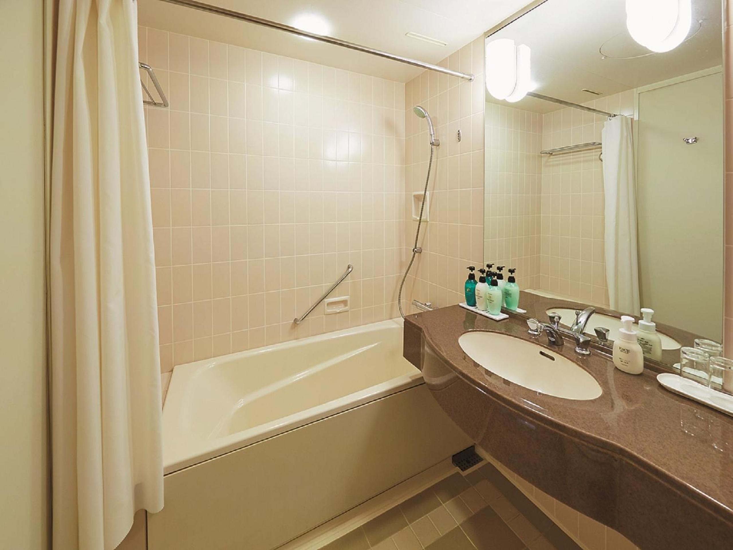 Executive Twin Room - Non-Smoking - High Floor photo 3