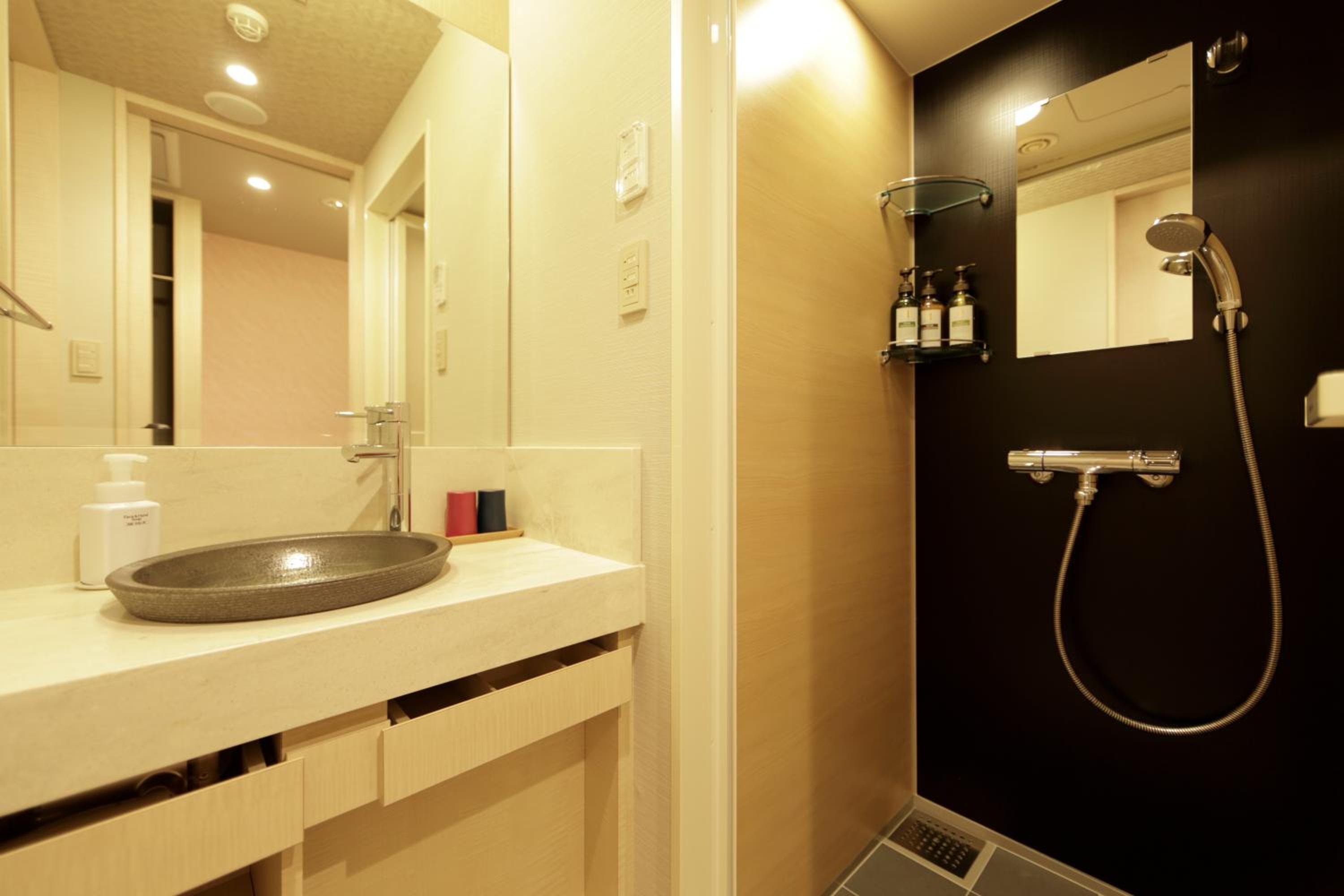 Standard Twin Room with Open-Air Bath - Photo 2