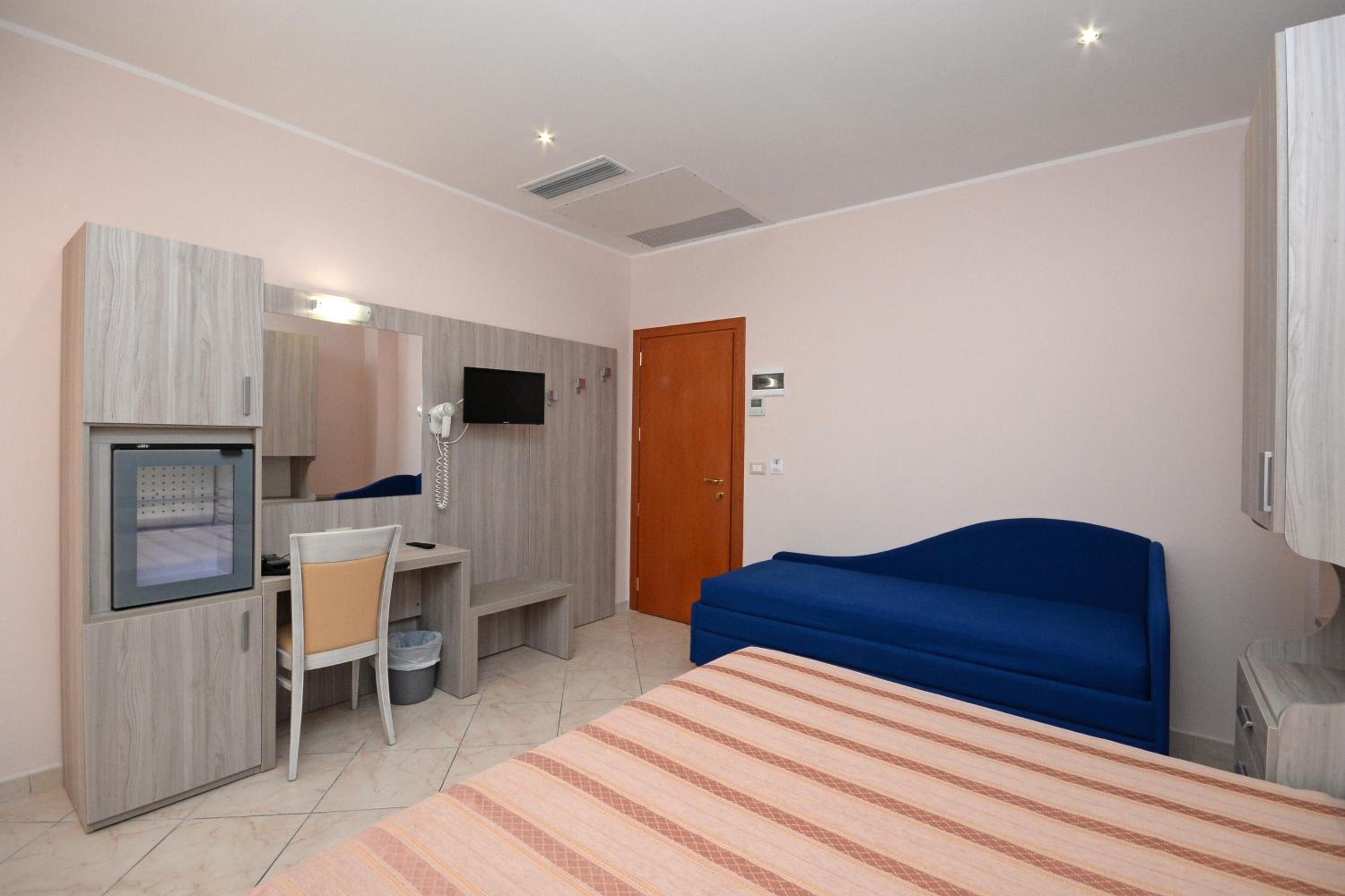 Double Room - Photo 4