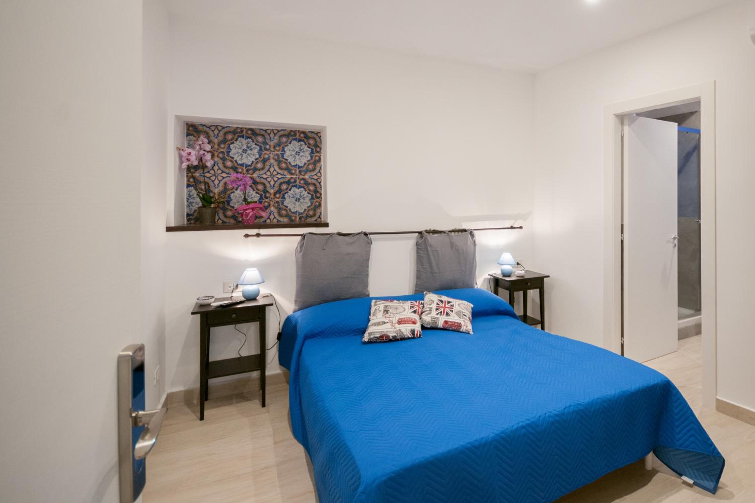 Double or Twin Room with Private Bathroom photo 2