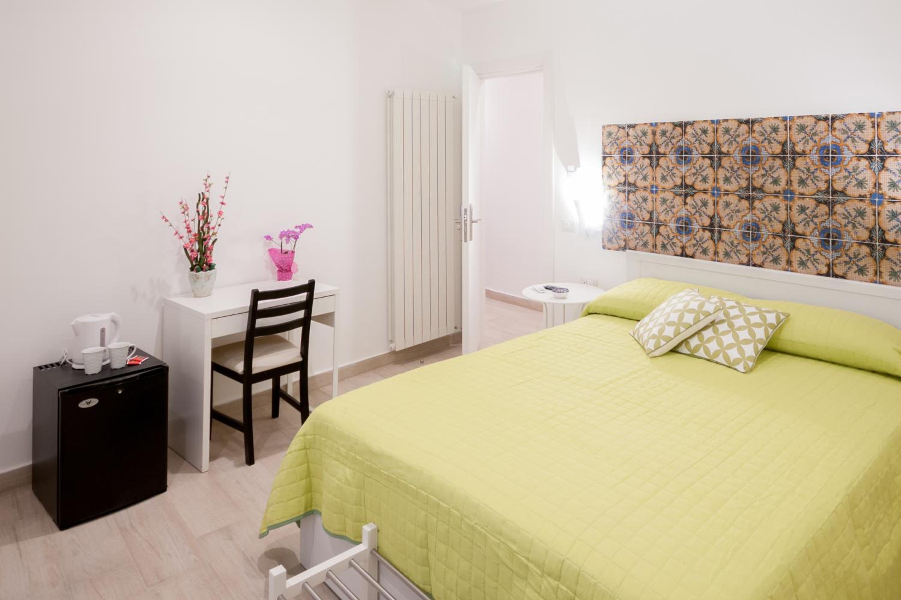 Double Room with Private Bathroom photo 1