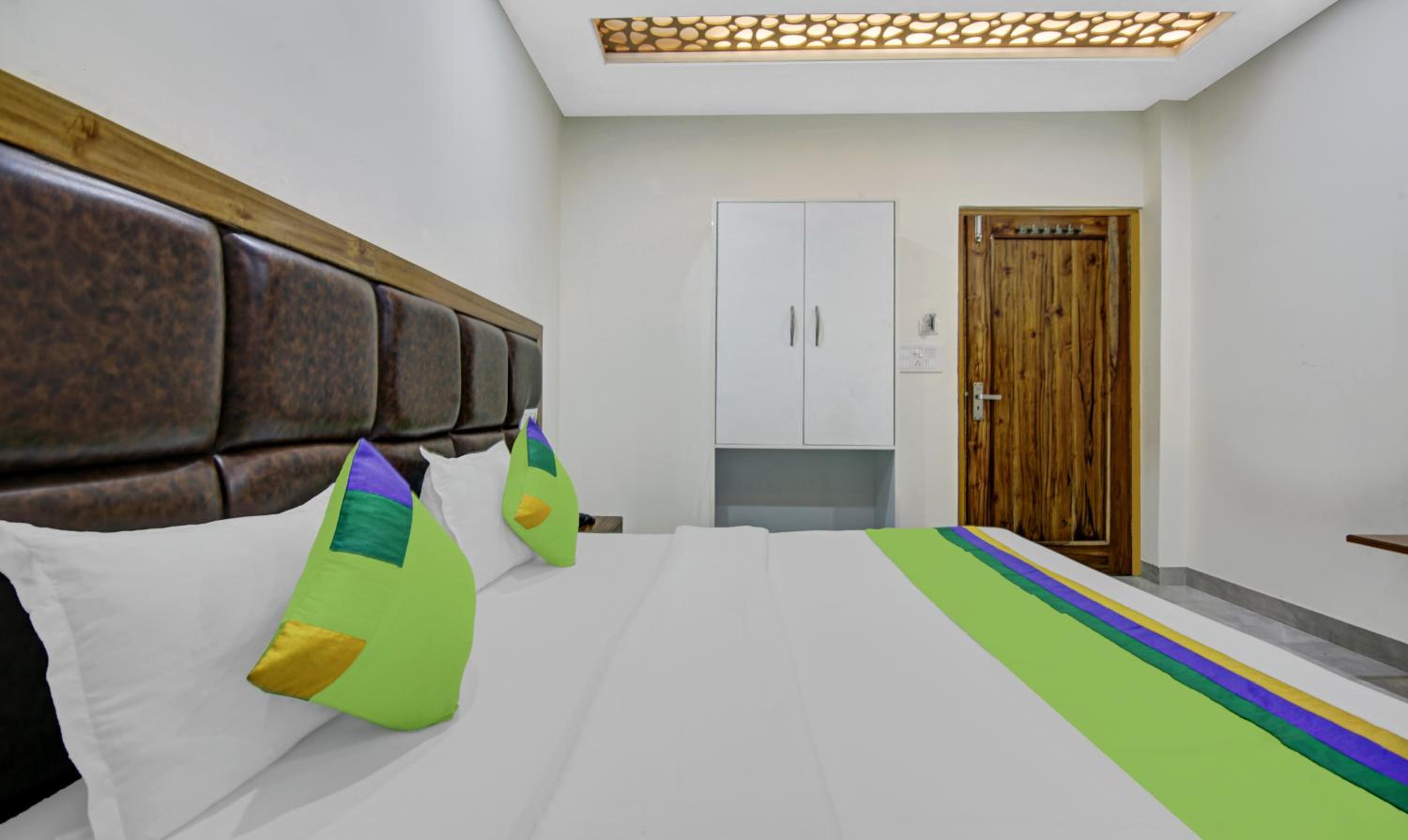 Deluxe Double Room - Photo 7